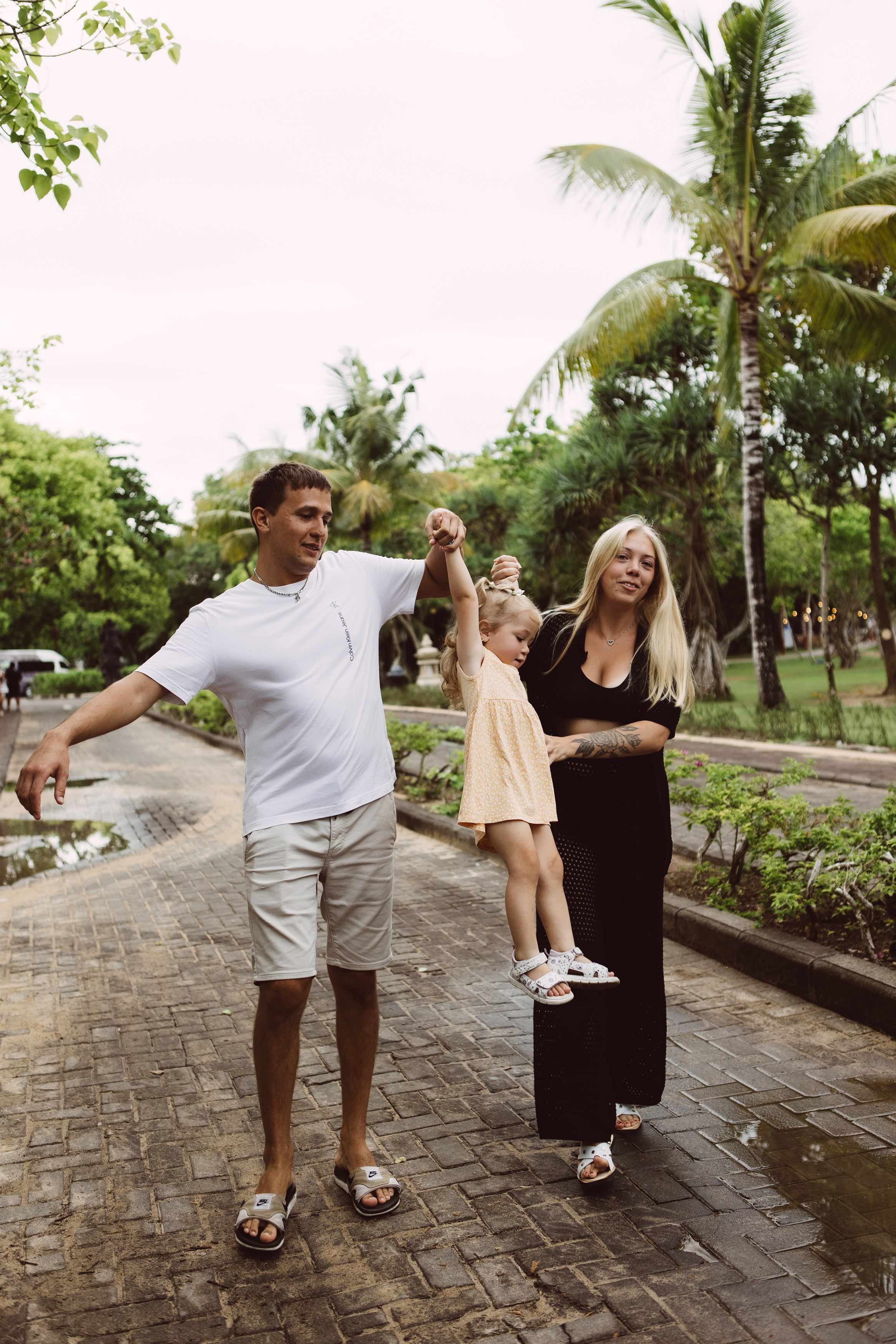 Семейная фотосессия Нуса Дуа. Фотограф Москва и Московская область