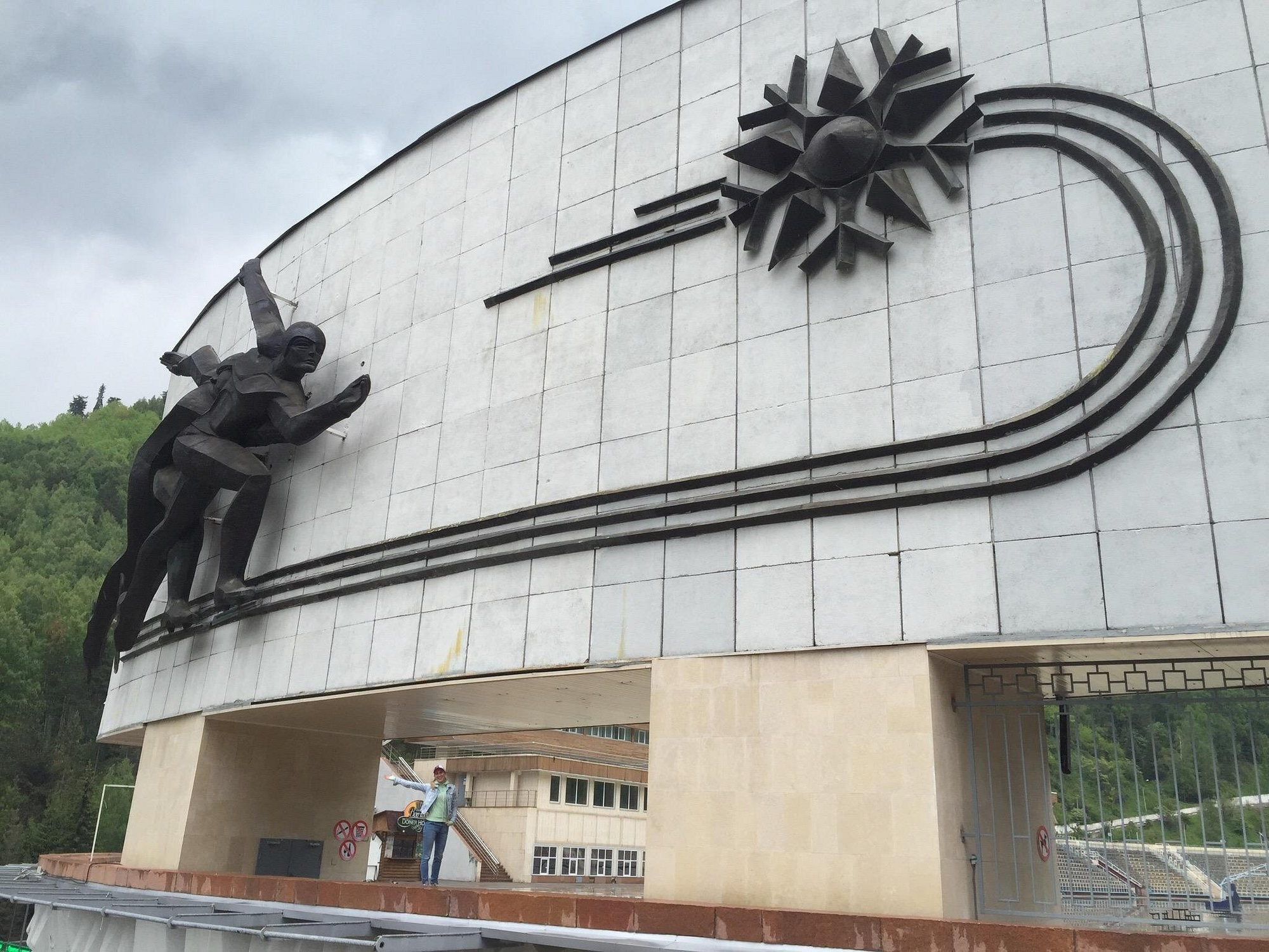 Высокогорный каток Медео (Медеу) в Алматы — легендарная ледовая арена