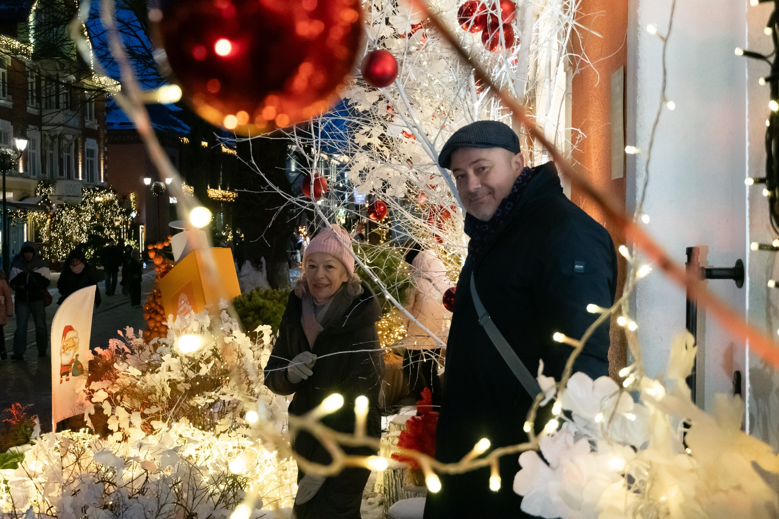 Двое в Новогоднем Зеленоградске. Фотограф Татьяна Рутковская Калининград