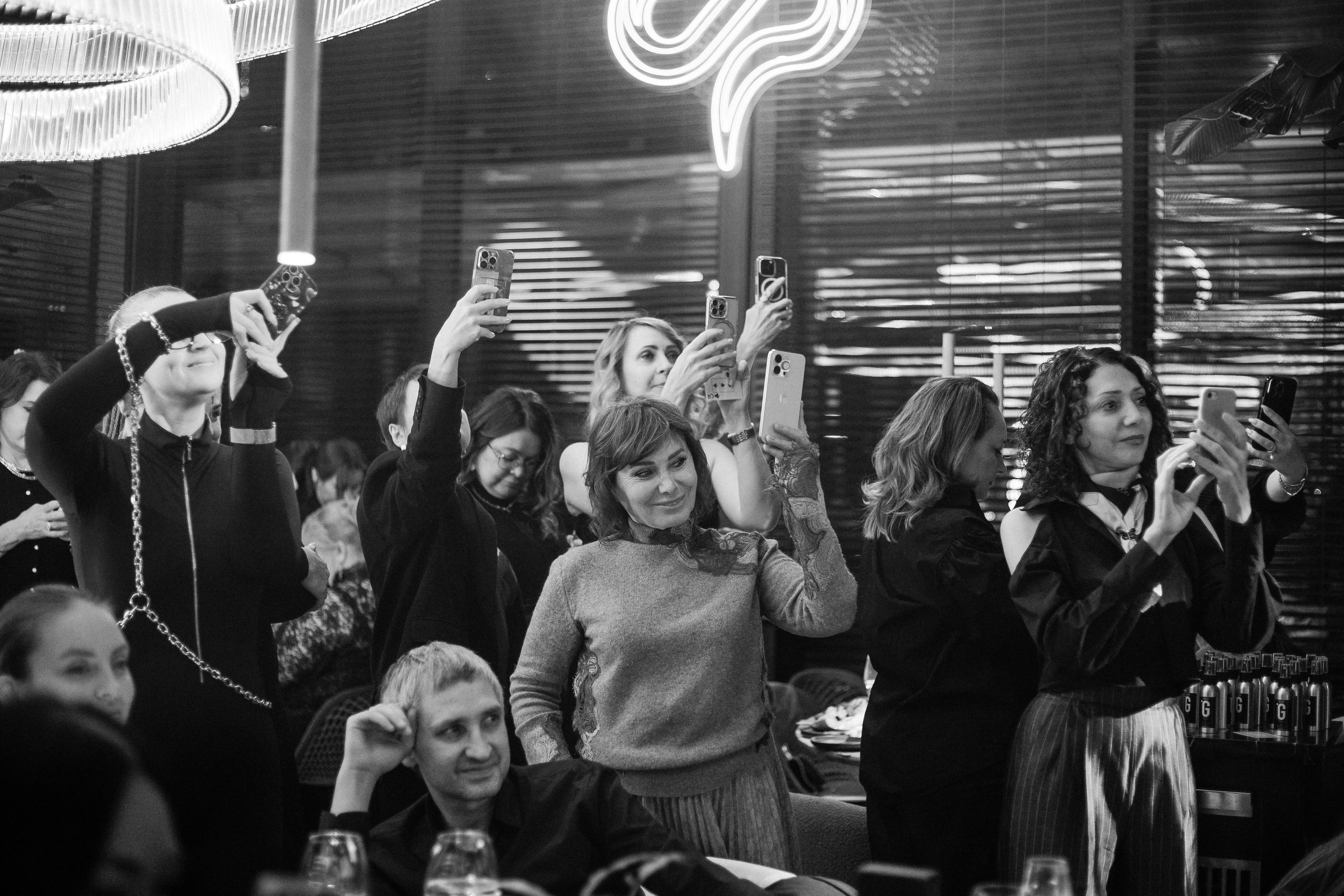 B.DAY PARTY ЖУРНАЛА •G. СВОИ. ФОТООТЧЕТЫ-СОБЫТИЯ-МЕСТА