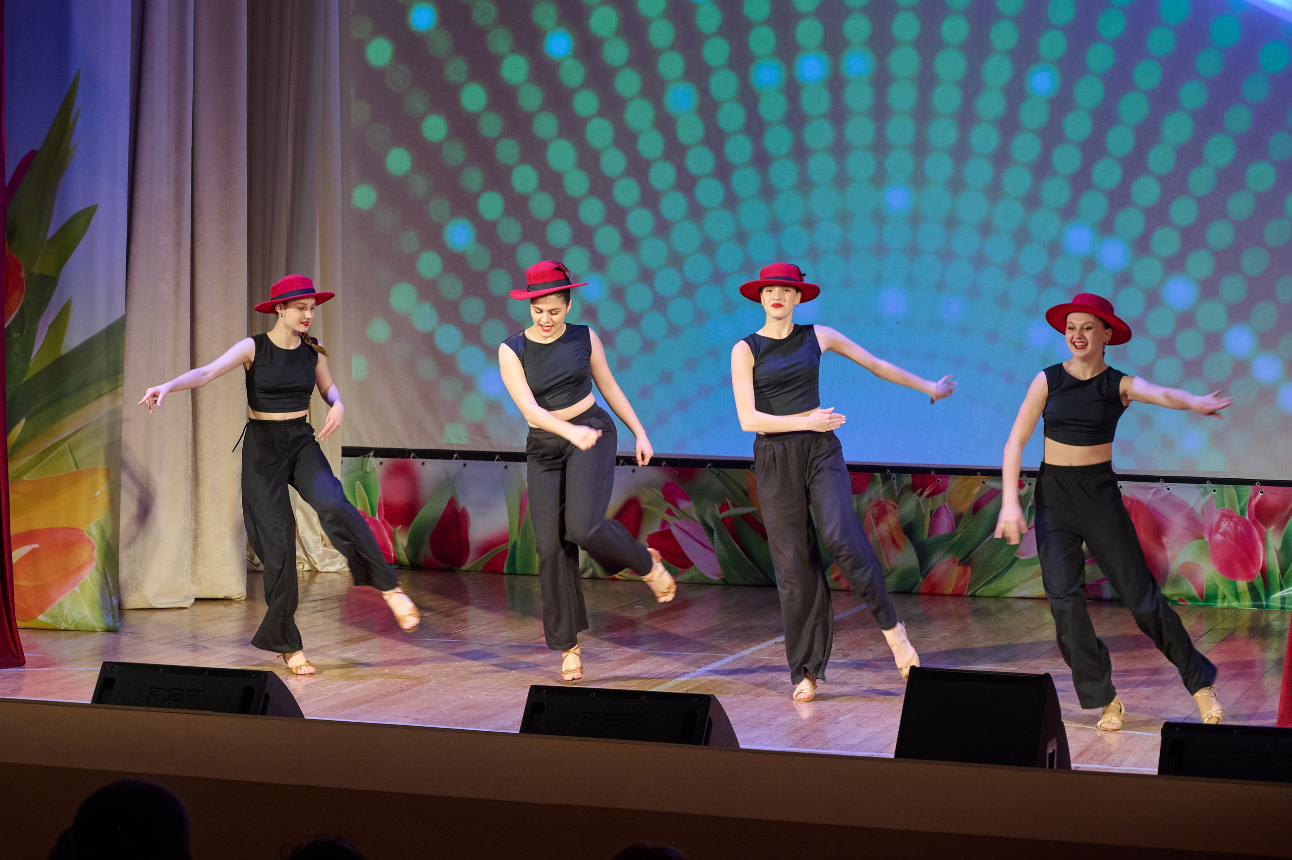 8 марта ДК Кабардинка. Жизнь курорта Кабардинка в фотографиях