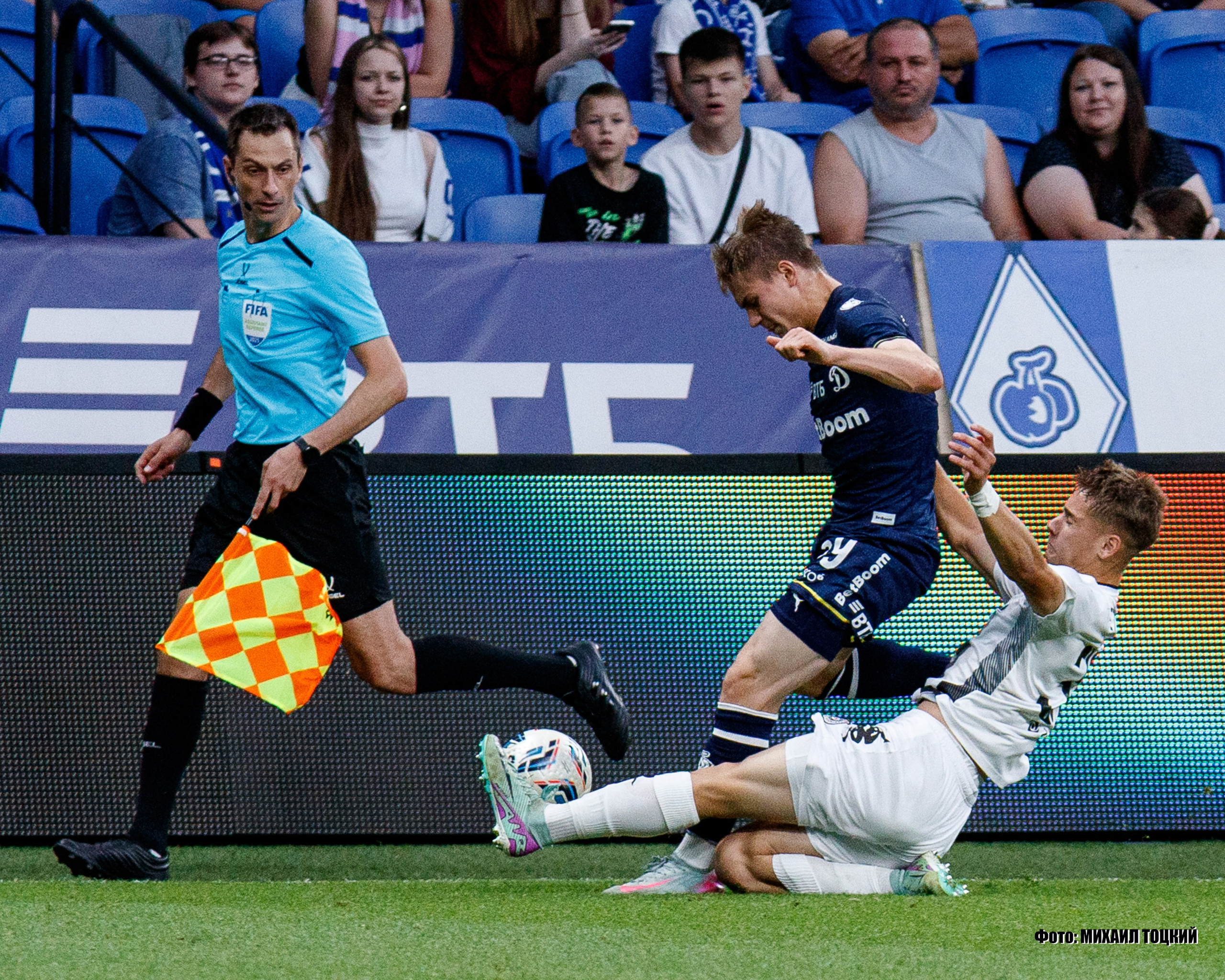 Фоторепортаж. ФК Динамо — ФК Партизан. Михаил Тоцкий портретный и репортажный фотограф в Москве