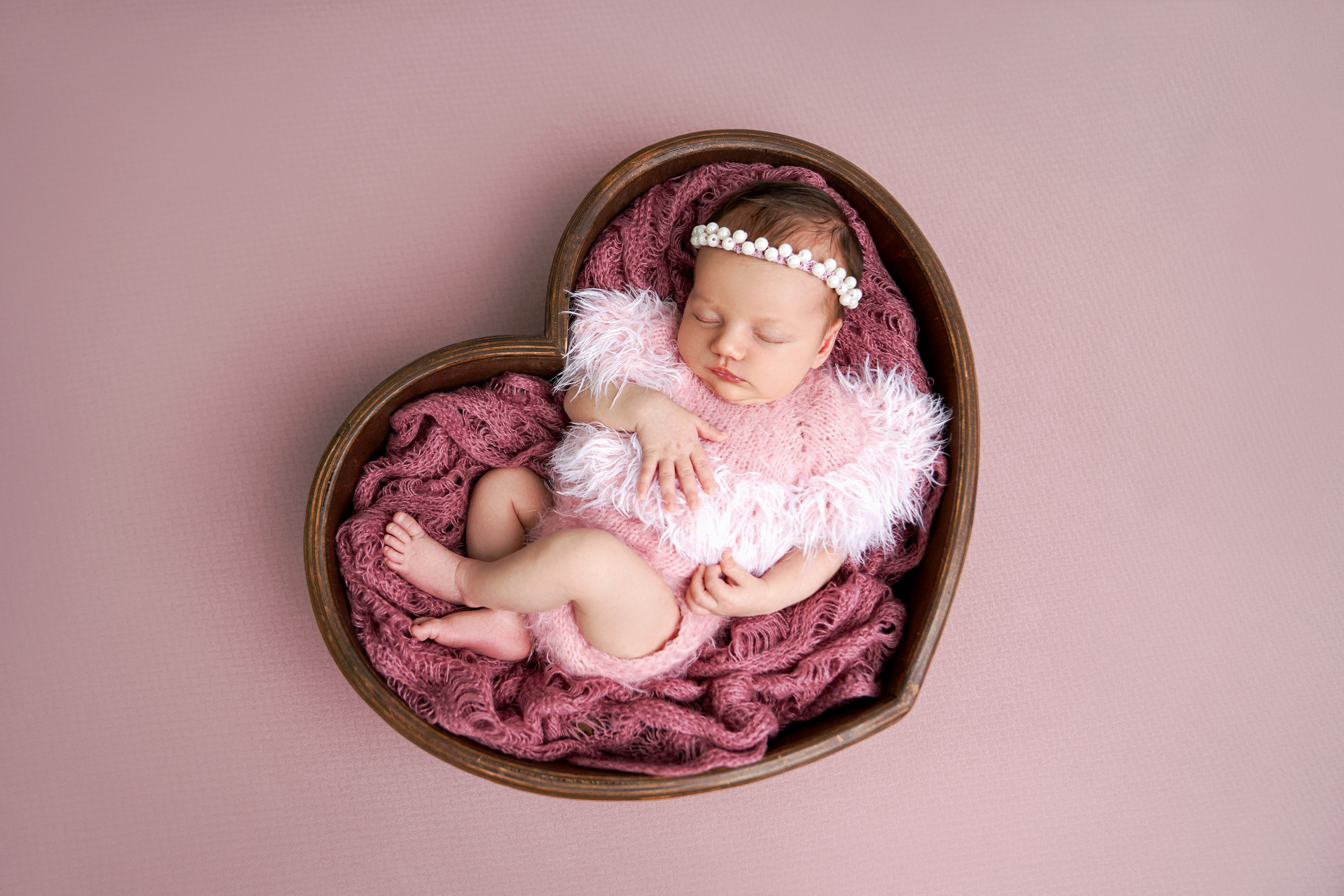 Фотосессия новорожденного (newborn). Фотограф новорожденных, детей до года и беременных в Симферополе