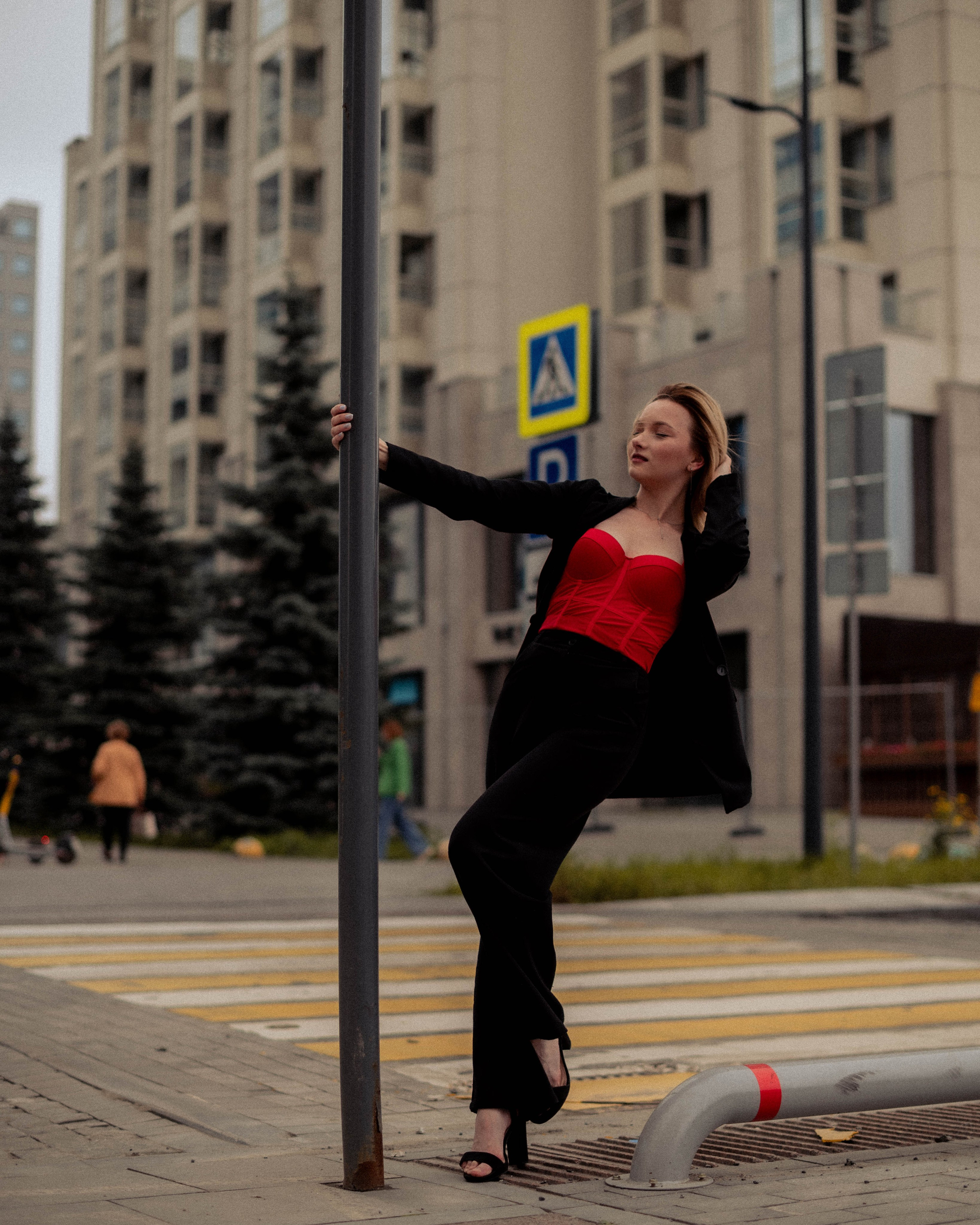 Аня. Женский фотограф. Создатель украшений ручной работы. Модель