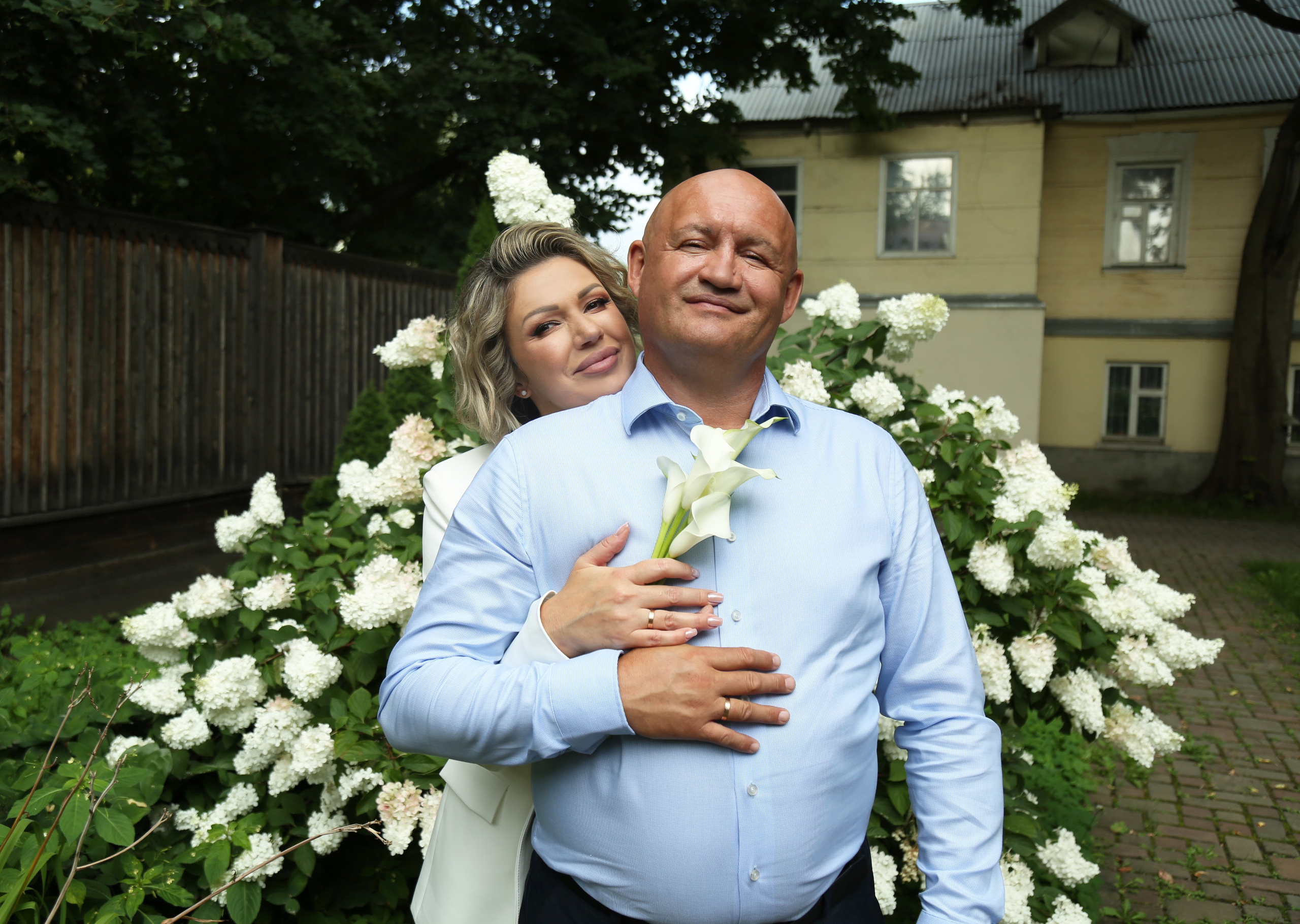 ЗАГСе Храма Матроны Московской свадебная фотосессия. Фотосессия в студии в Москве от профессионального фотографа услуги по доступным ценам