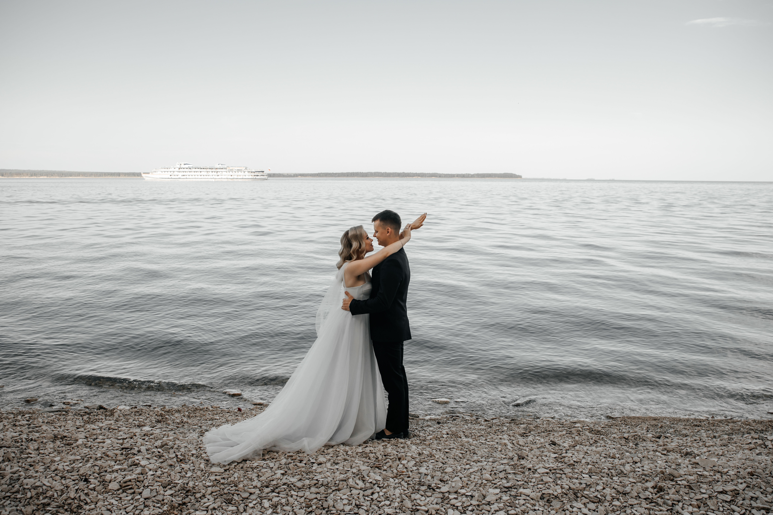 Послесвадебная фотосессия на Камском устье. Свадебный фотограф Казань Чебоксары Москва