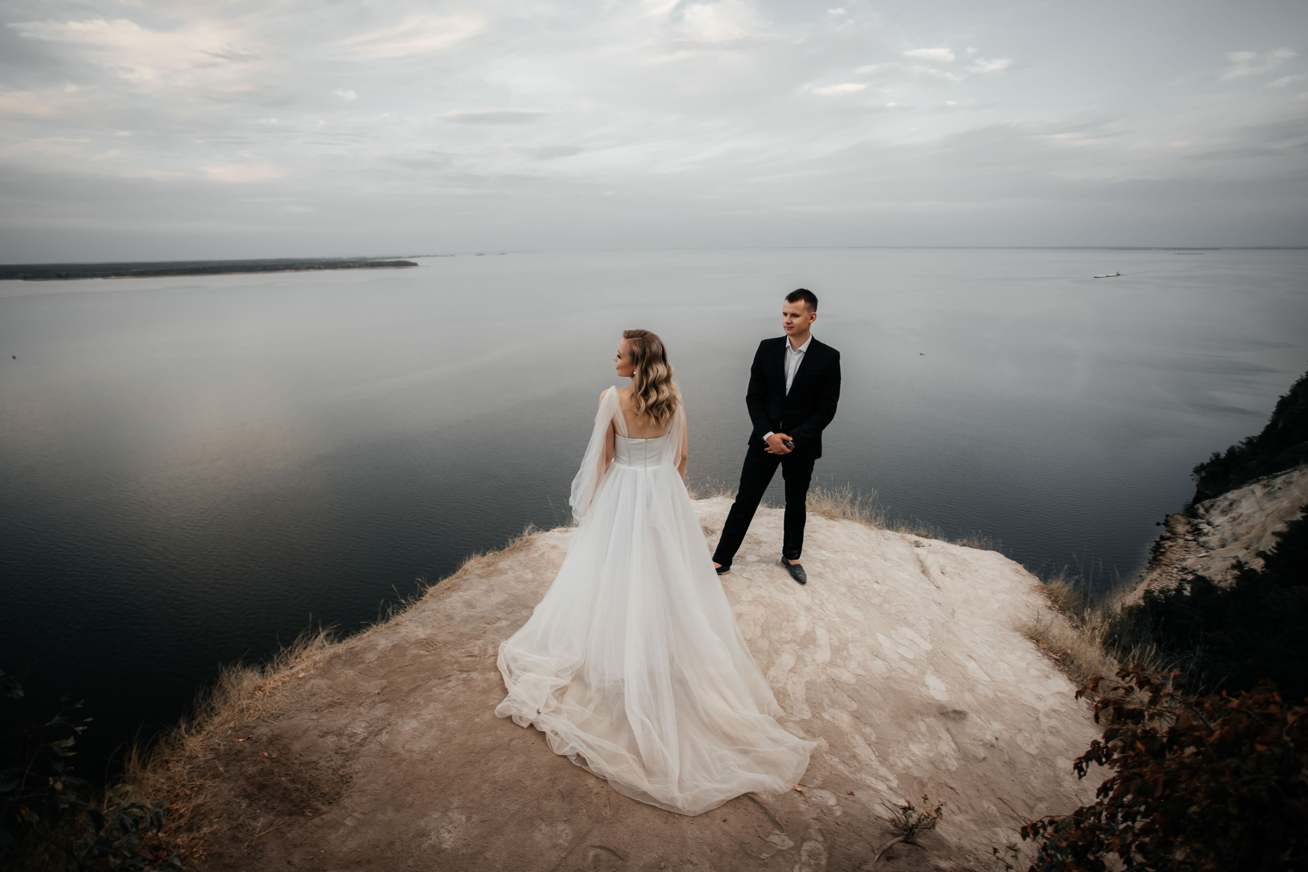 Послесвадебная фотосессия на Камском устье. Свадебный фотограф Казань Чебоксары Москва
