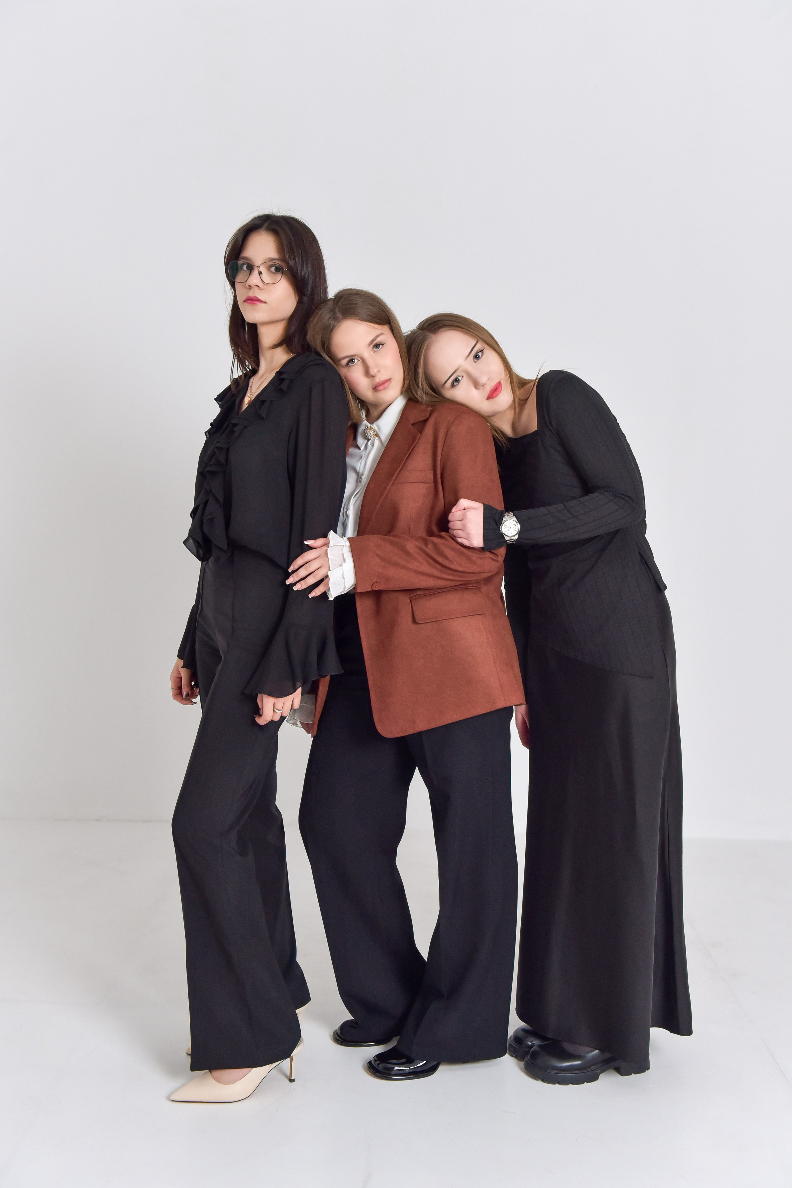 Альбом на окончание школы 9 и 11 класс «Симфония». Выпускные альбомы в Тюмени для школ, садов, вузов спортивных секций