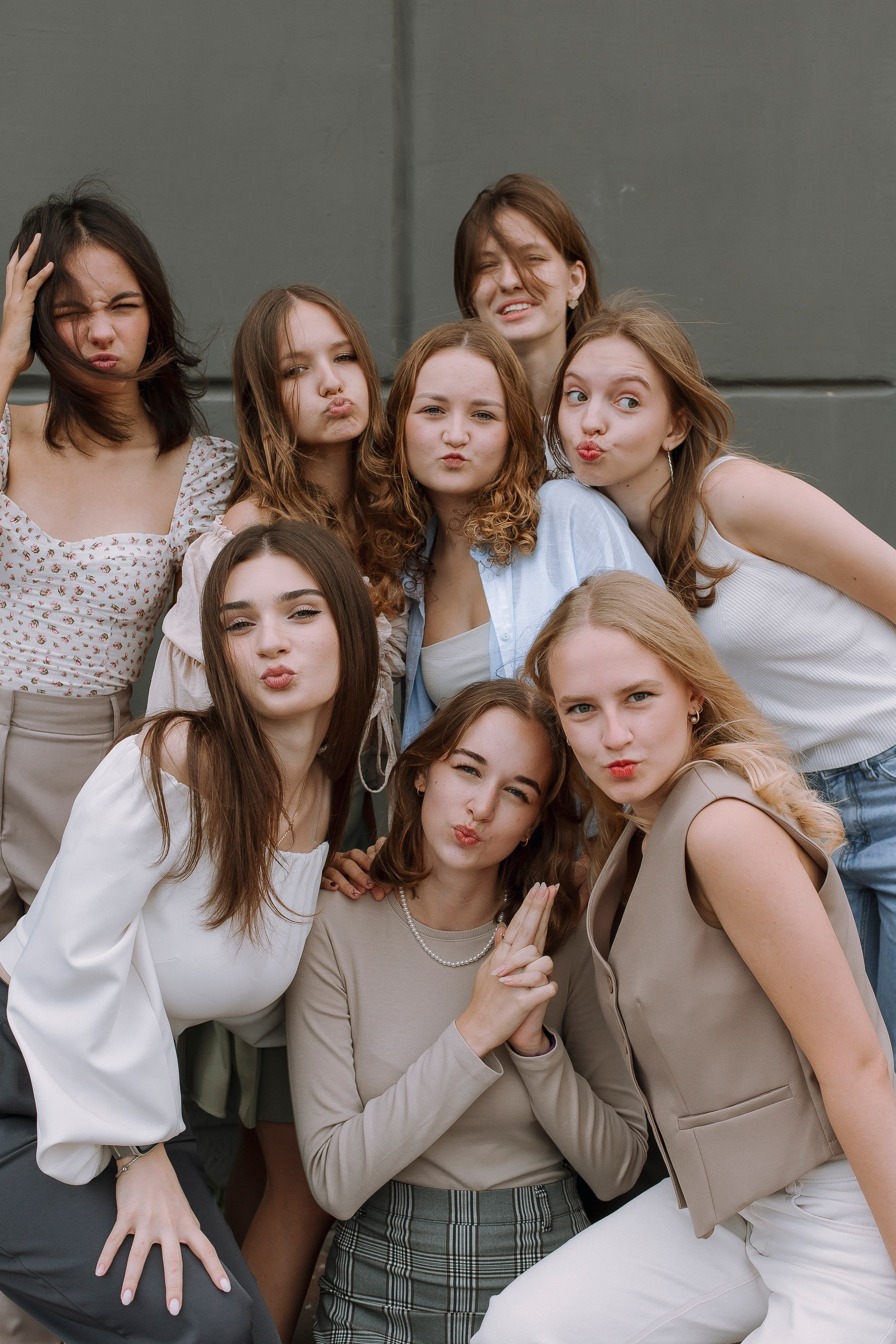 Аллея Черняховского- старшая школа. Выпускные альбомы Натальи Бутко: Новороссийск, Анапа, Геленджик