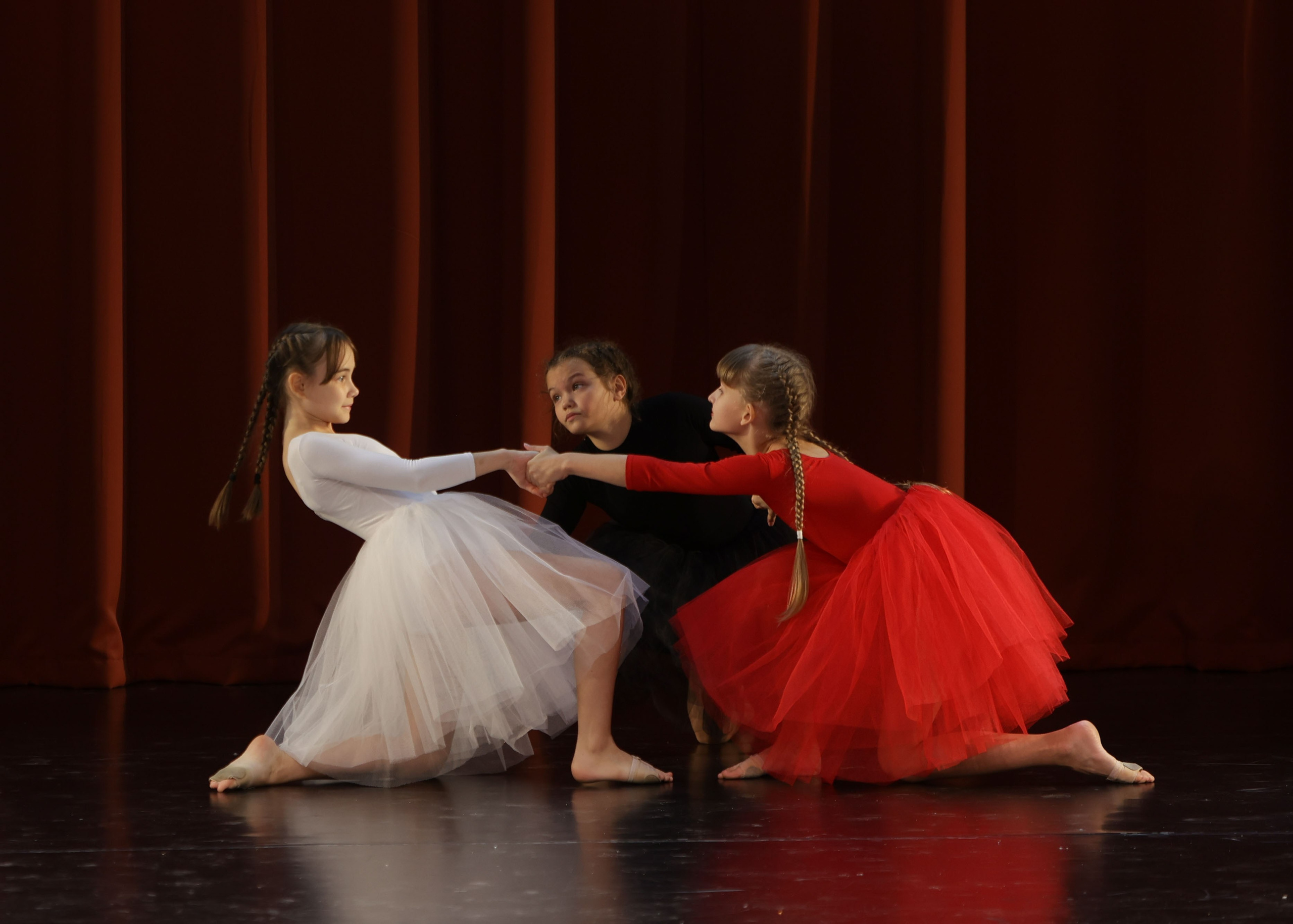 Фестиваль хореографического искусства «КУБОК ЛЕГЕНДЫ — 2025». Выпускные альбомы и школьный фотограф в Подольске, Троицке, Щербинке, Москве и Московской области