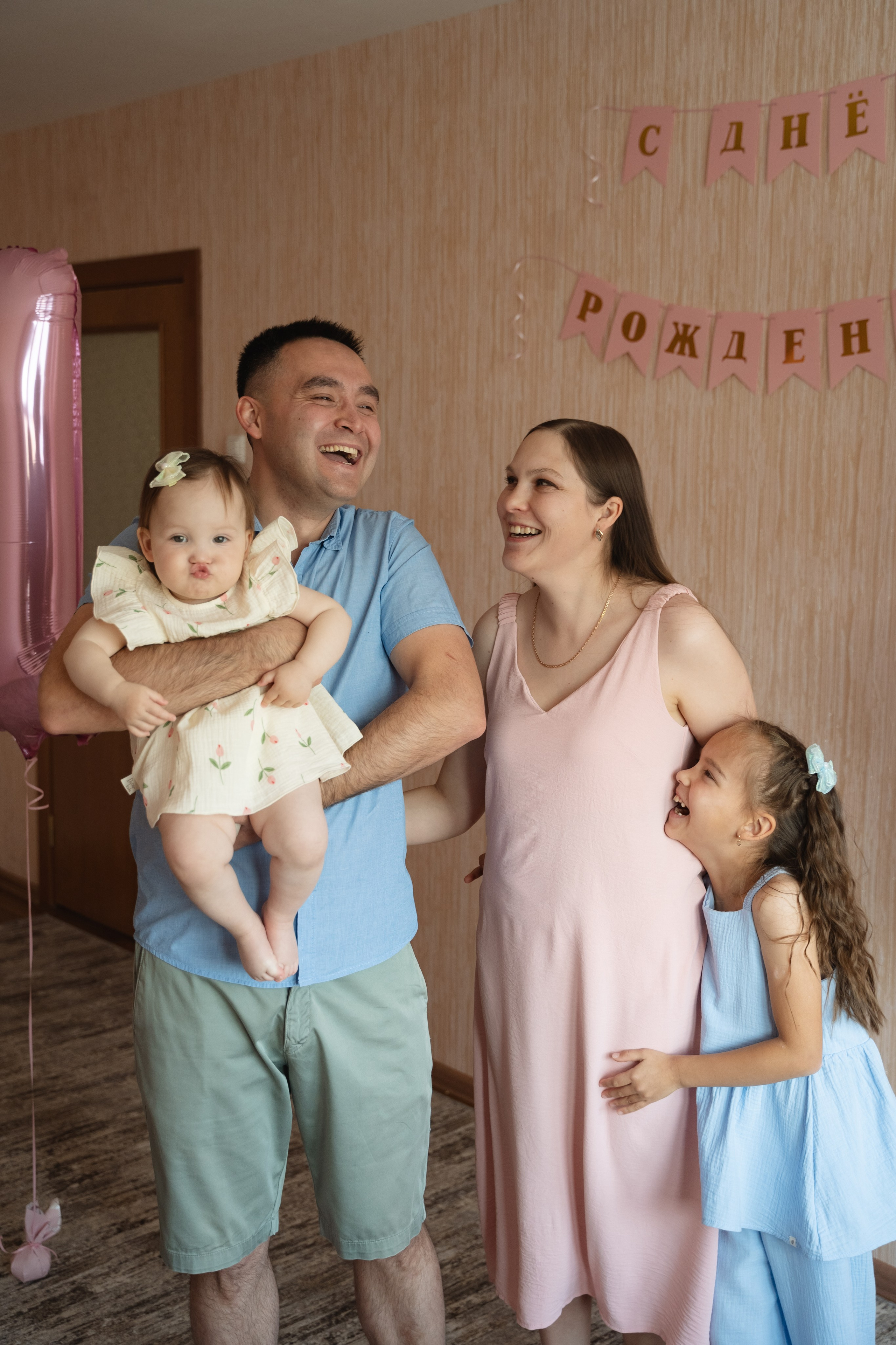 Съемка дома для Равиля и Резеды. Свадебный и семейный фотограф в Пскове и Острове Света Суворова