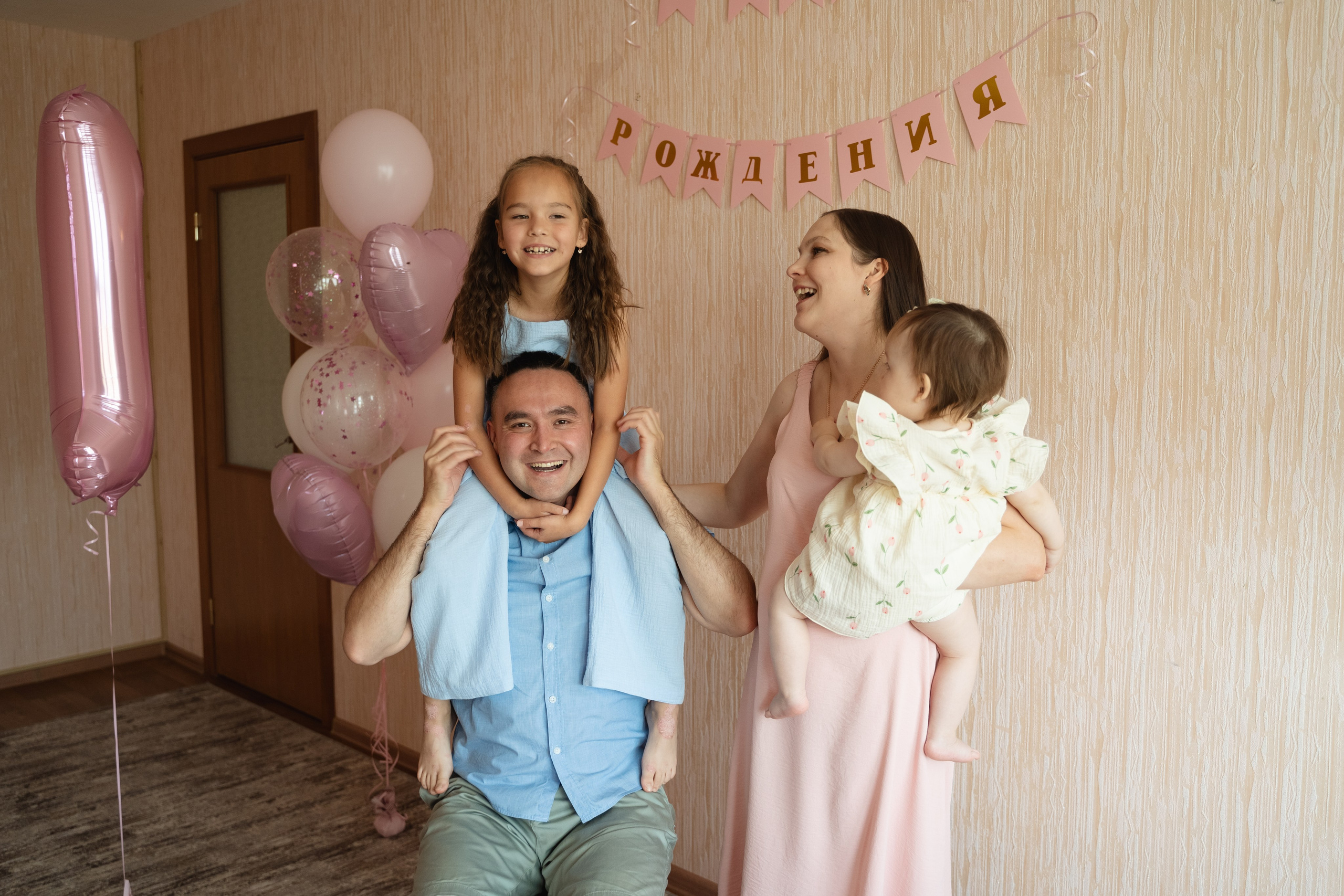 Съемка дома для Равиля и Резеды. Свадебный и семейный фотограф в Пскове и Острове Света Суворова