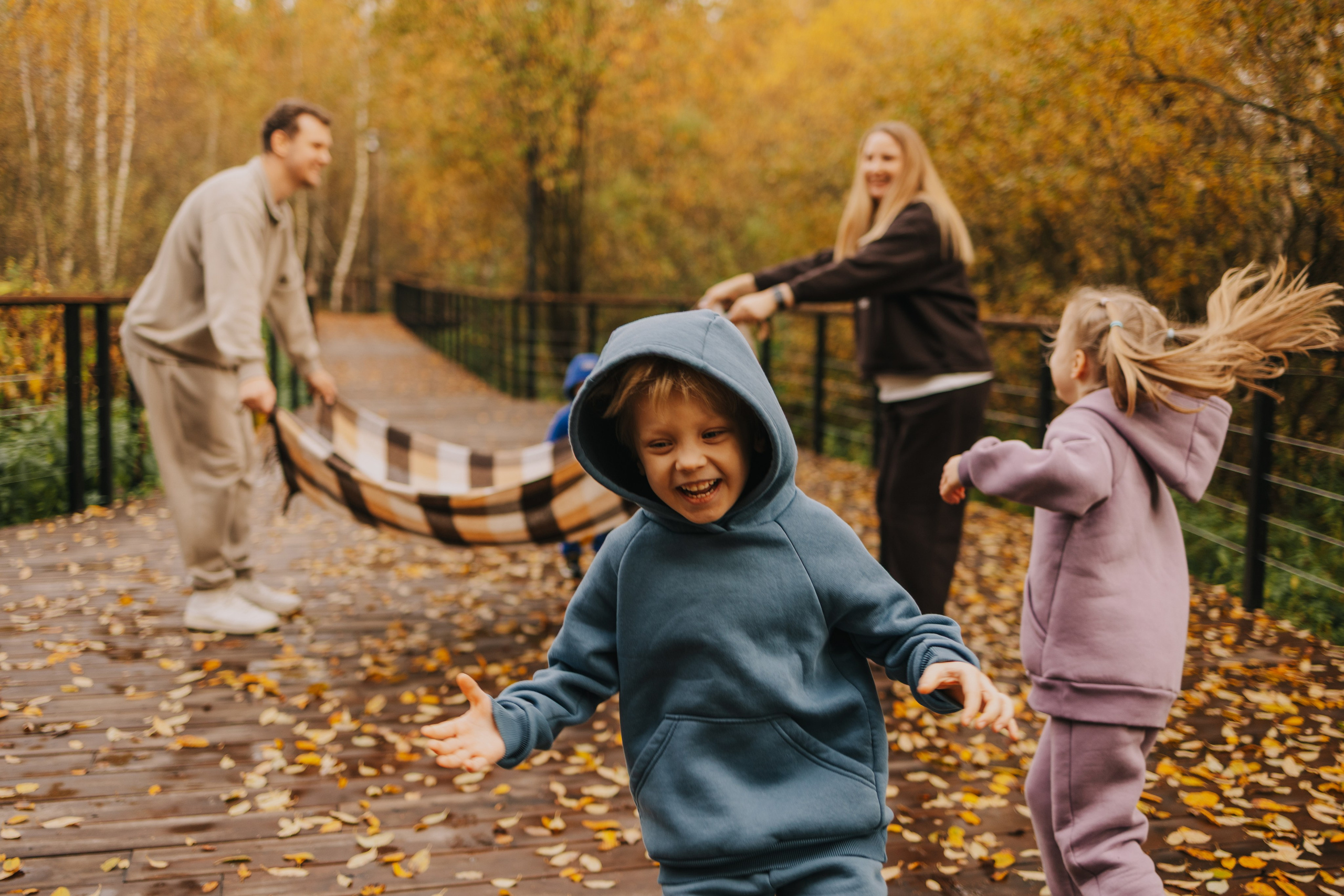 Семейная фотосессия на улице, естественное освещение