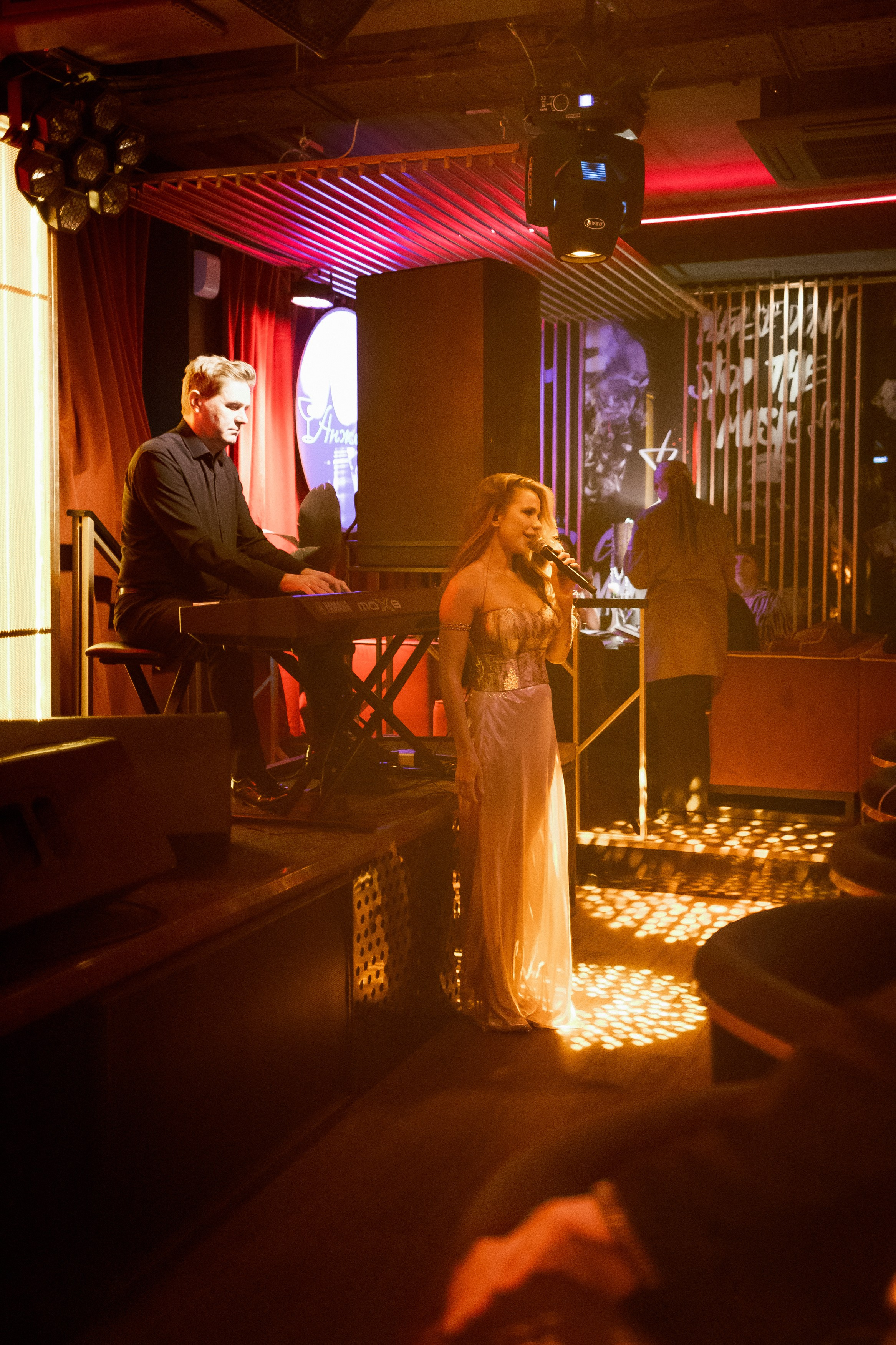 YANA URBAN: сольный концерт в «Анжелика Wineroom». СВОИ. ФОТООТЧЕТЫ-СОБЫТИЯ-МЕСТА