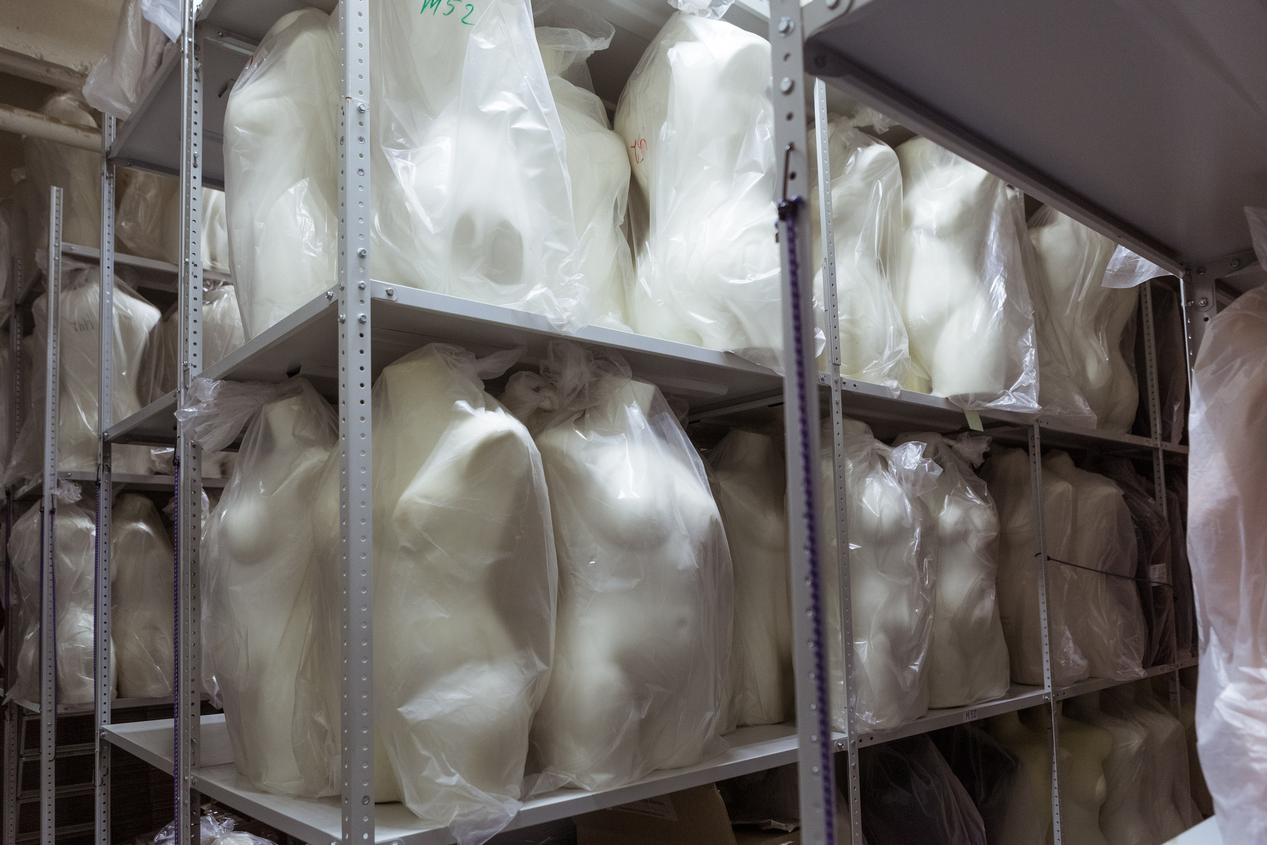 Фотосъёмка производства портновских манекенов для модельеров и дизайнеров одежды Royal Dress Forms. Рекламный, предметный, репортажный, семейный фотограф и художник в Москве