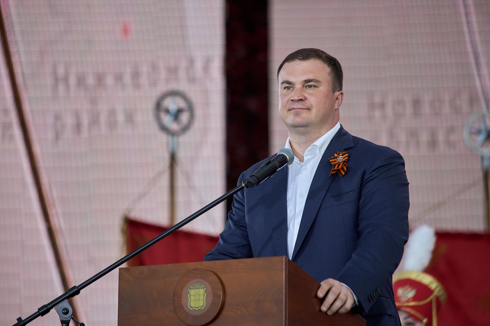 Концерт 9 мая 2025 года на соборной площади. Фотограф Омск | Александр Вандеров