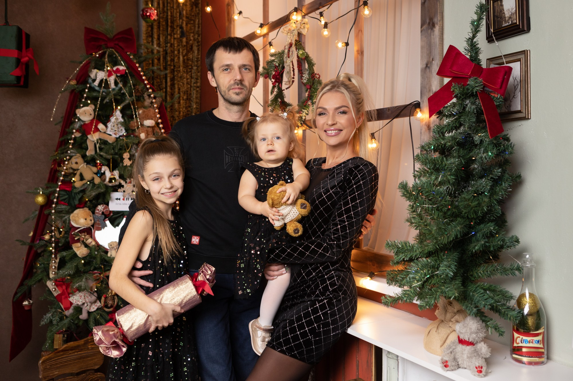 Семейная новогодняя фотосессия. Фотограф в Оренбурге. Профессиональный фотограф