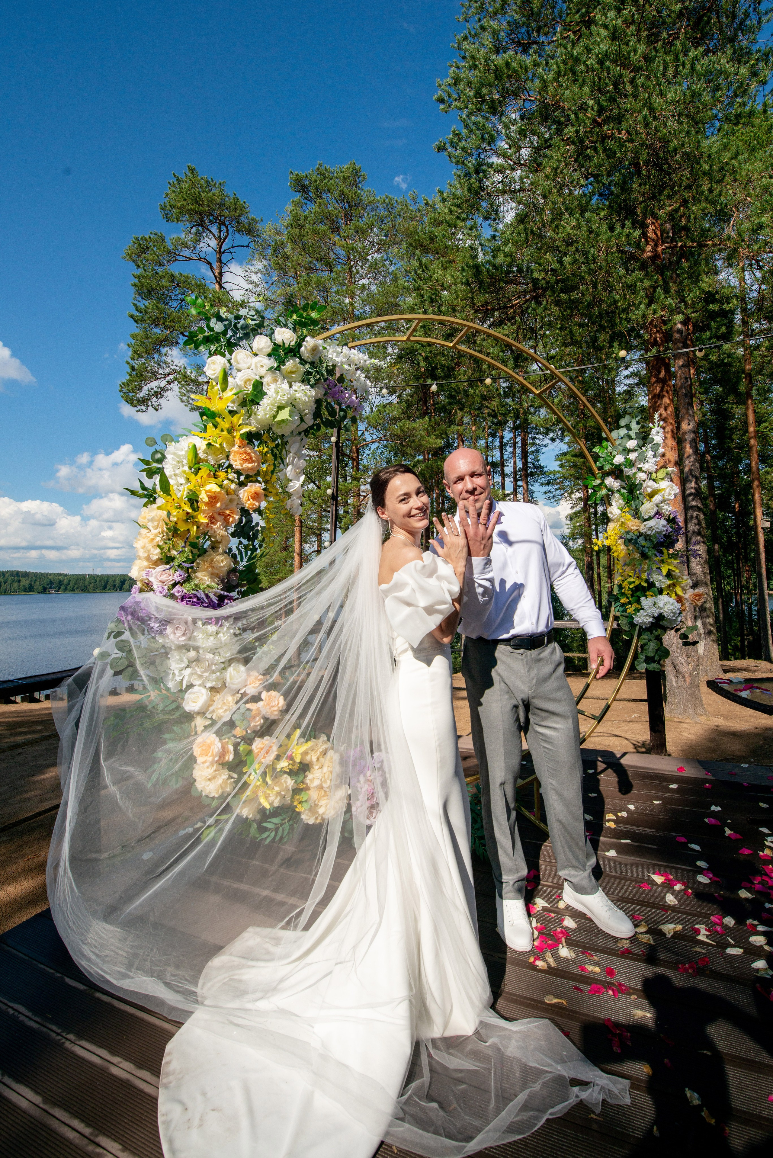 Летняя свадьба В Санкт-Петербурге и красивой выездной регистрацией Даши и Саши. Воздушная свадебная фотосессия в Петербурге. Портретный, семейный и свадебный фотограф в Санкт-Петербурге и в Пушкине Ширяев Денис
