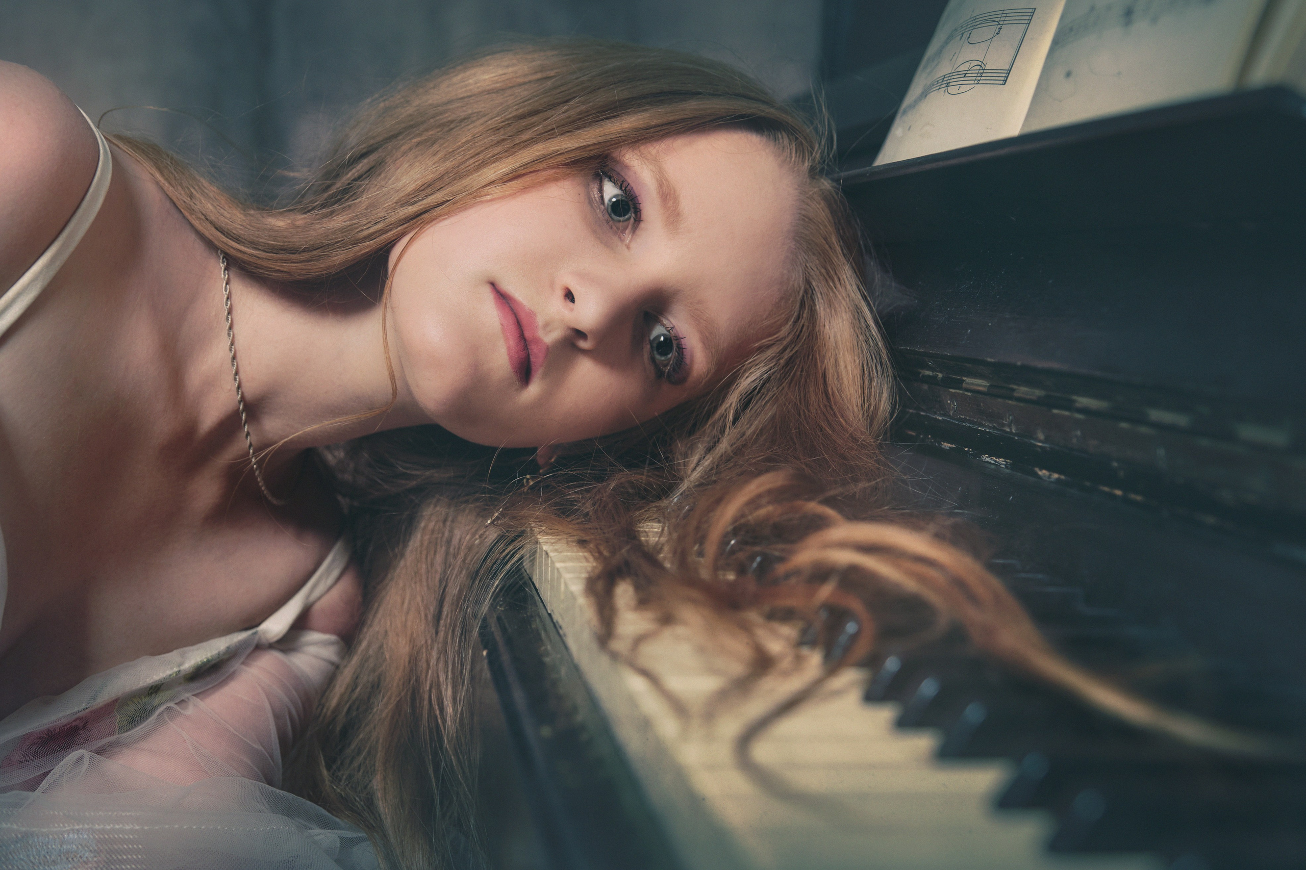 Фотосессия девушки в Самаре с макияжем и одеждой