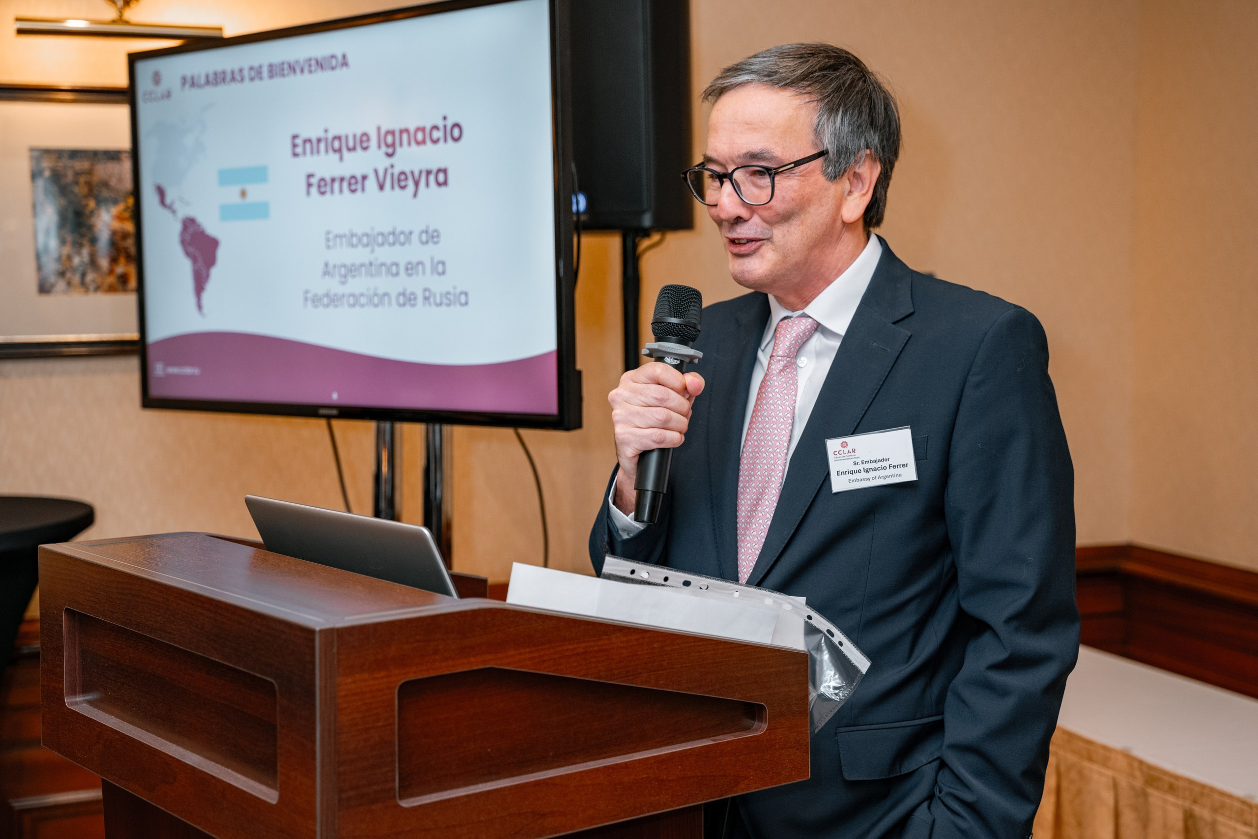 Услуги фотографа на конференции. Репортажный фотограф в Москве Измалков Артем