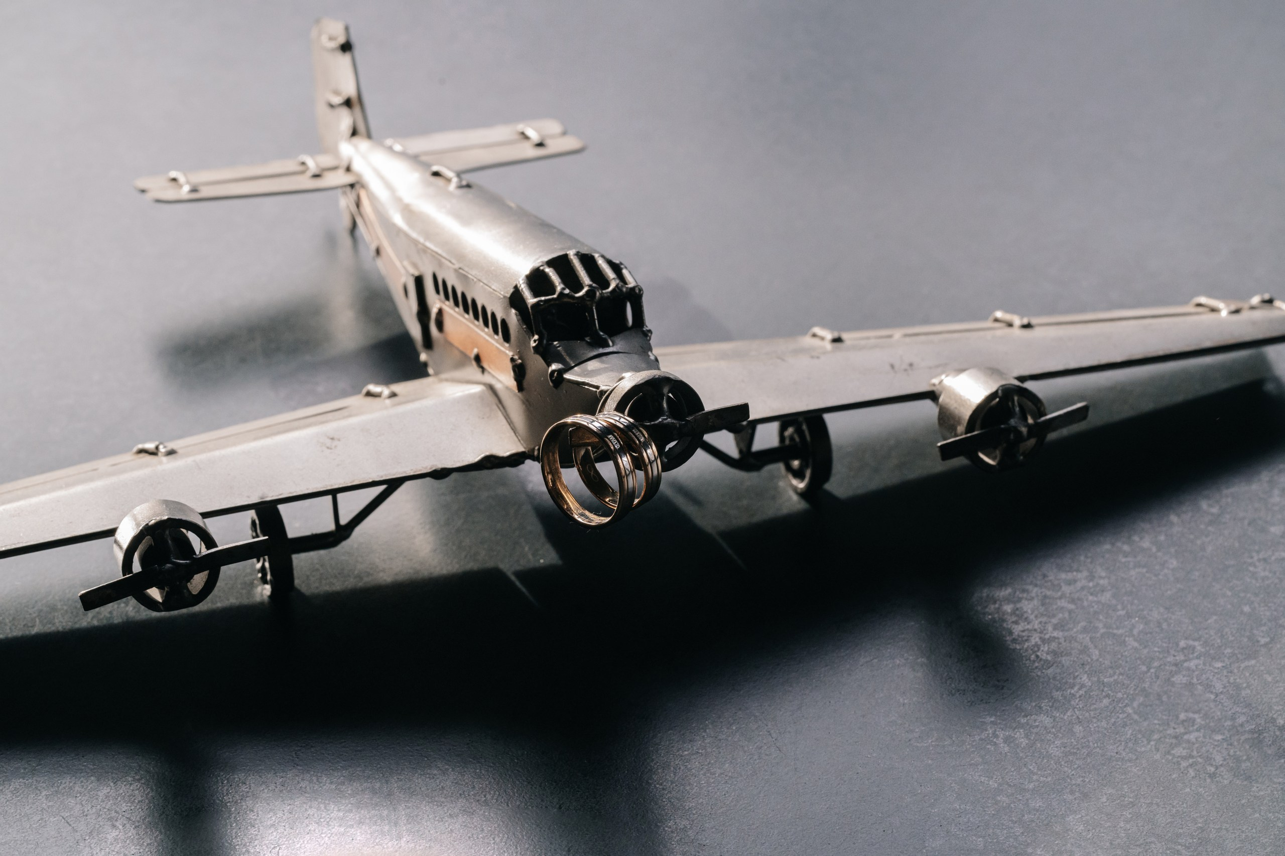 Love Story для молодоженов в фотостудии Cross Studio