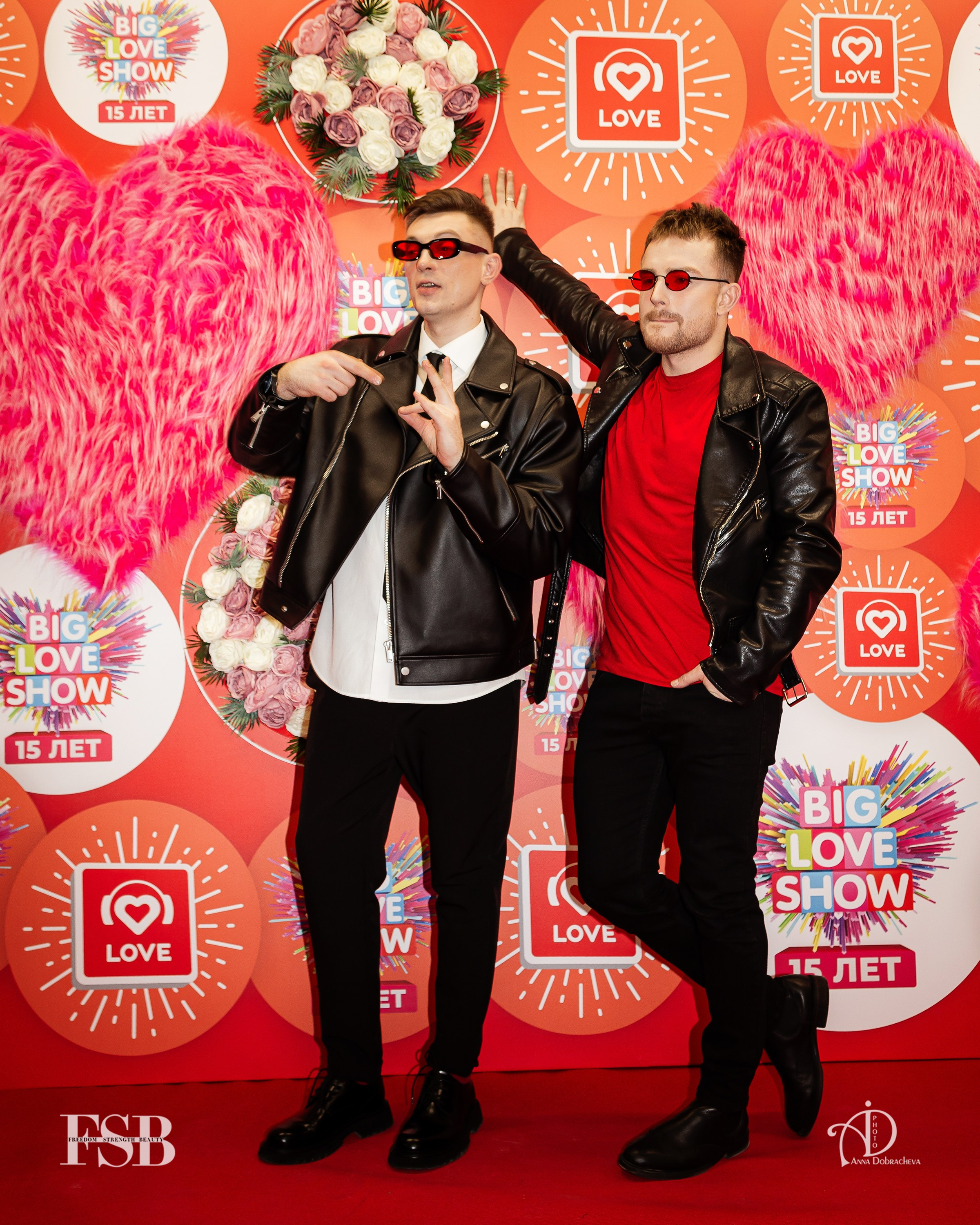 Красавцы на красной дорожке в Москве BIG LOVE SHOW 2024