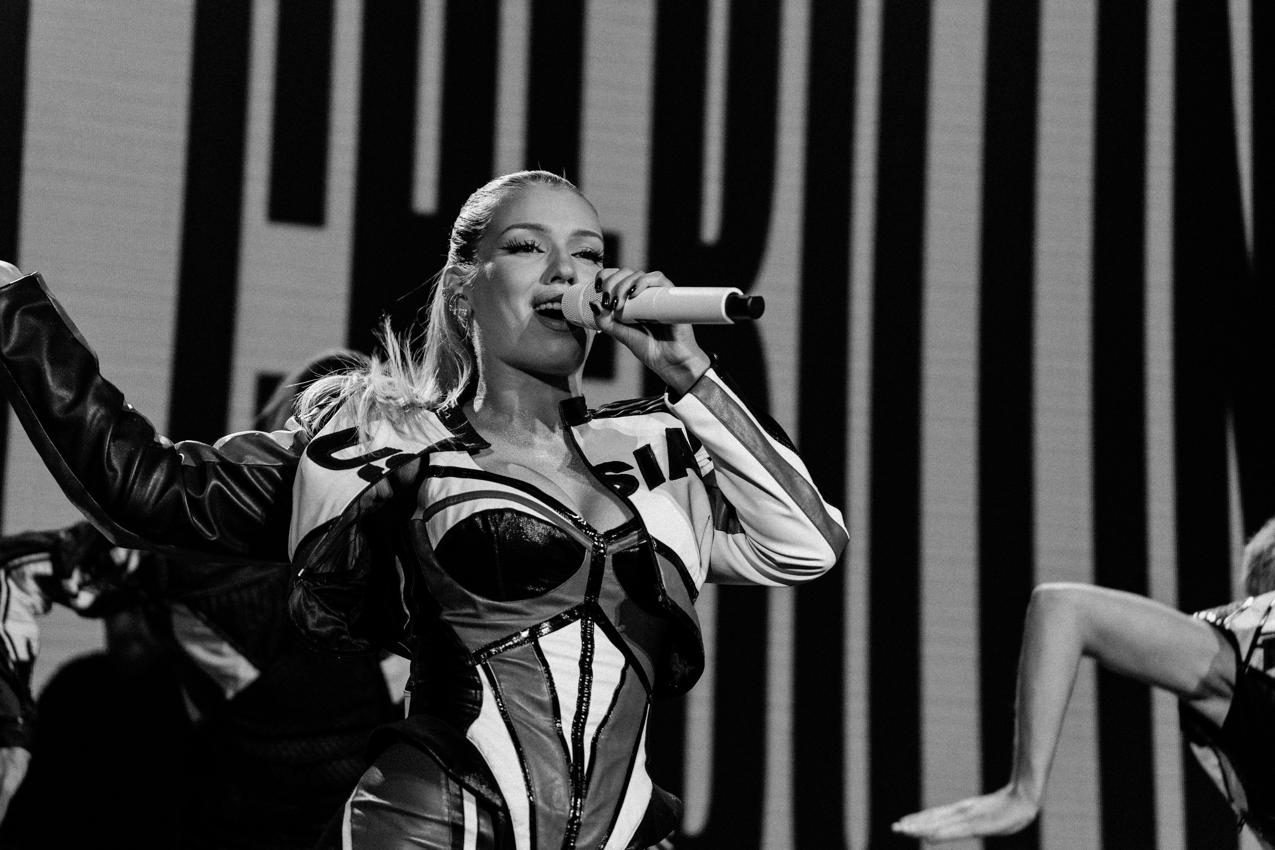 Люся Чеботина — фото с концерта. Репортажный фотограф в Москве Измалков Артем