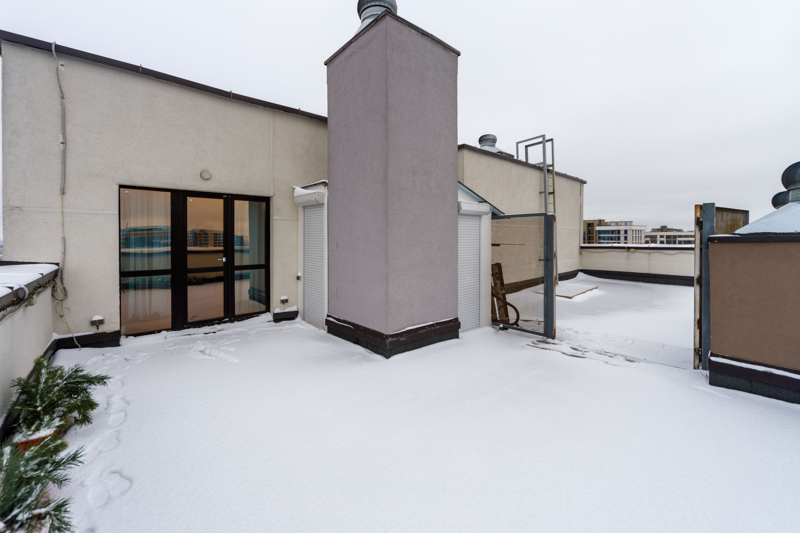 Открытая терраса в пентхаусе в ЖК Минск Мир