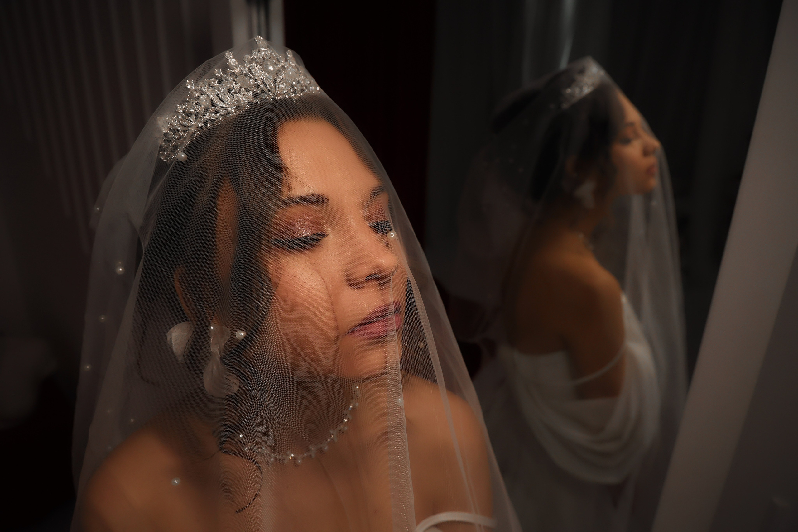 отражение невесты