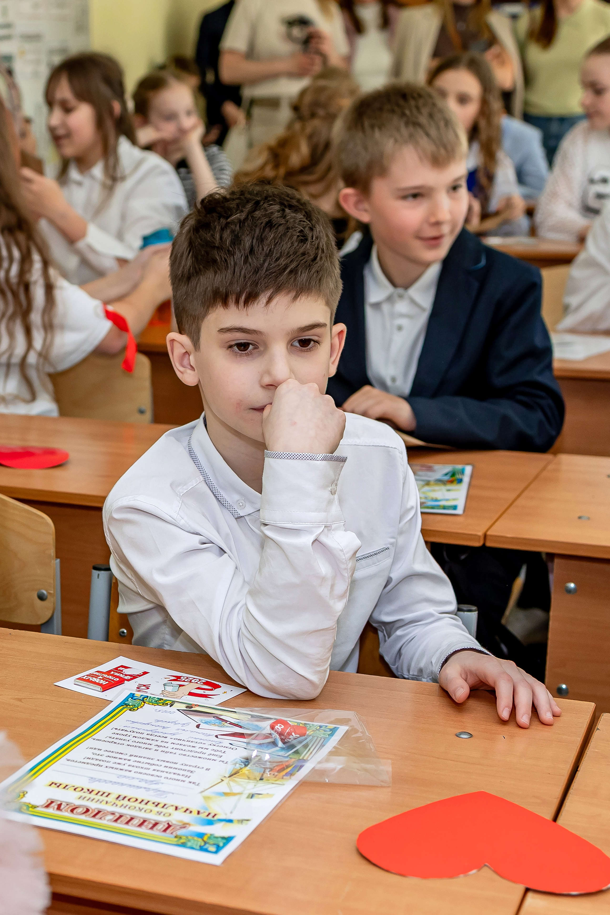 Выпускной в начальной школе в классе. Фотограф и видеограф Москва. Свадебный фотограф, видеограф. Выпускные альбомы. Оживающие альбомы