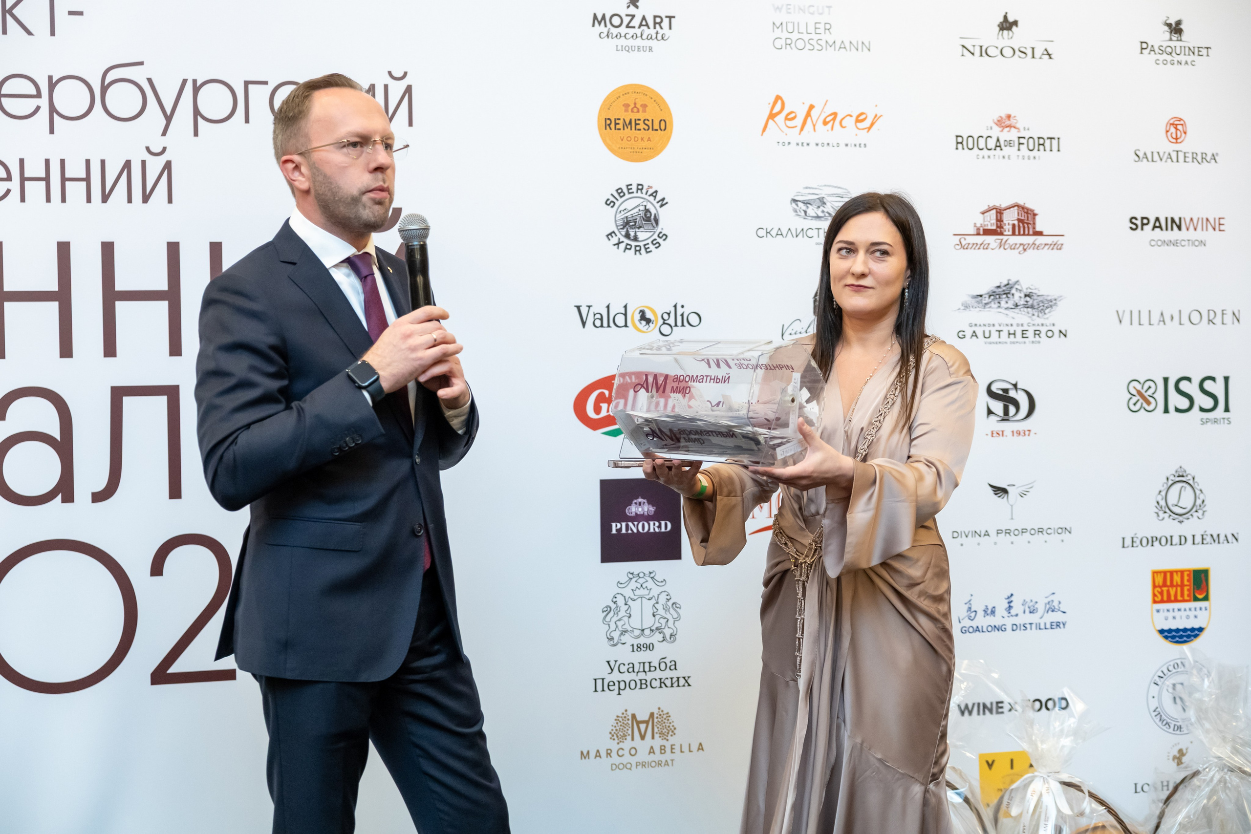 Репортажная фото- и видеосъемка Винного салона «Ароматный мир» в СПб