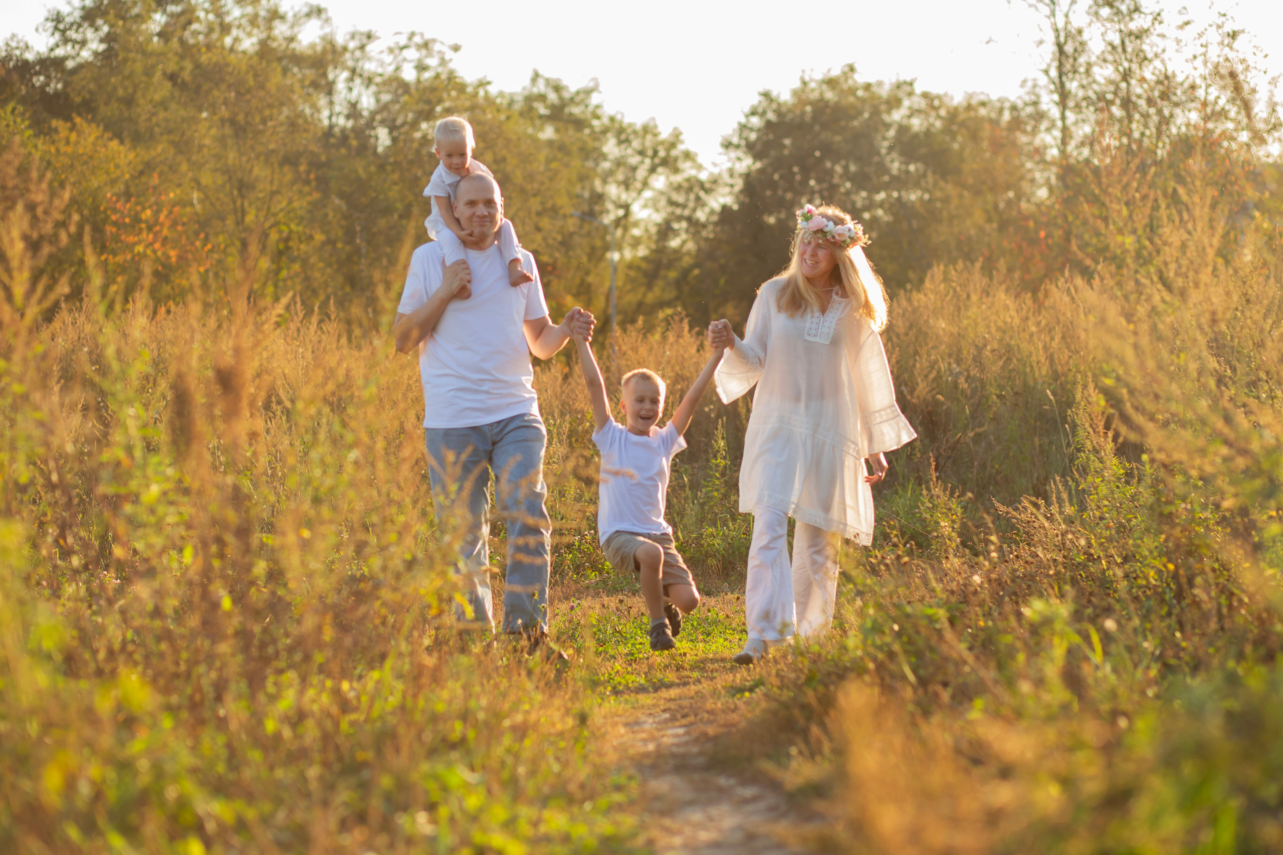В поле…. Семейный и детский фотограф в Москве и МО — Александра