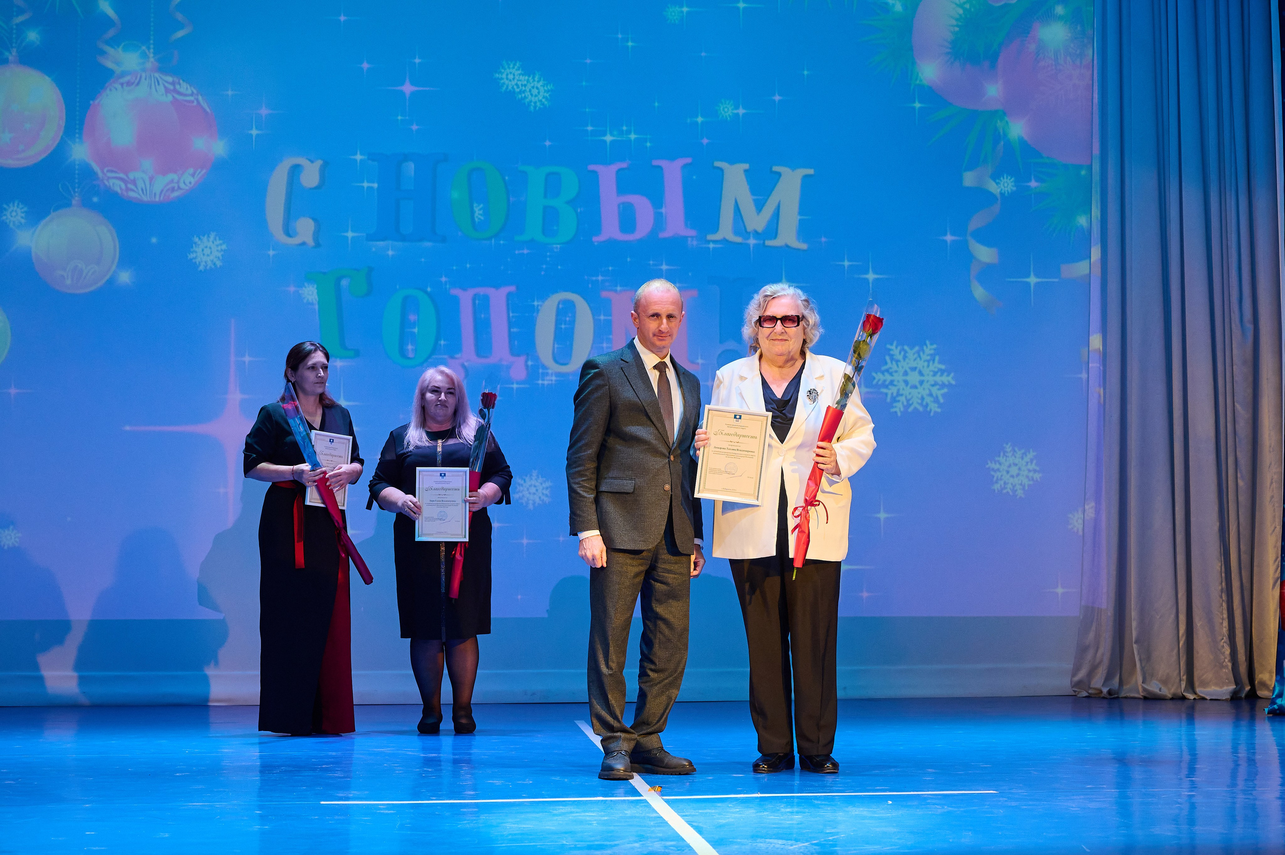 Коцерт НГ В ДК Марьина Роща. Жизнь курорта Кабардинка в фотографиях