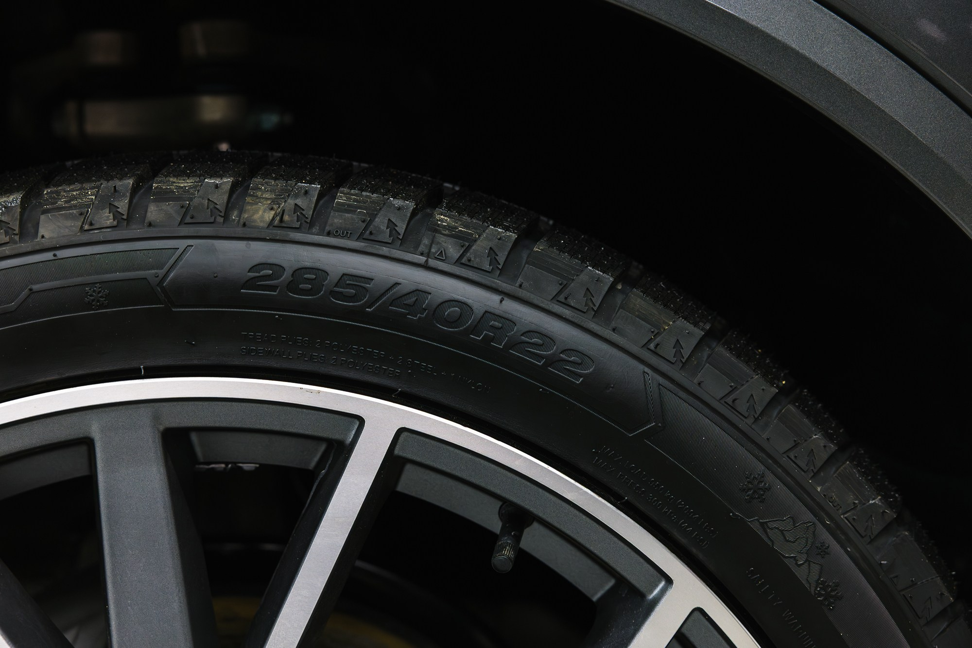 Volkswagen Touareg R-Line 2.0 TSI AT (265 л. с.). Автосалон «Х-Авто»