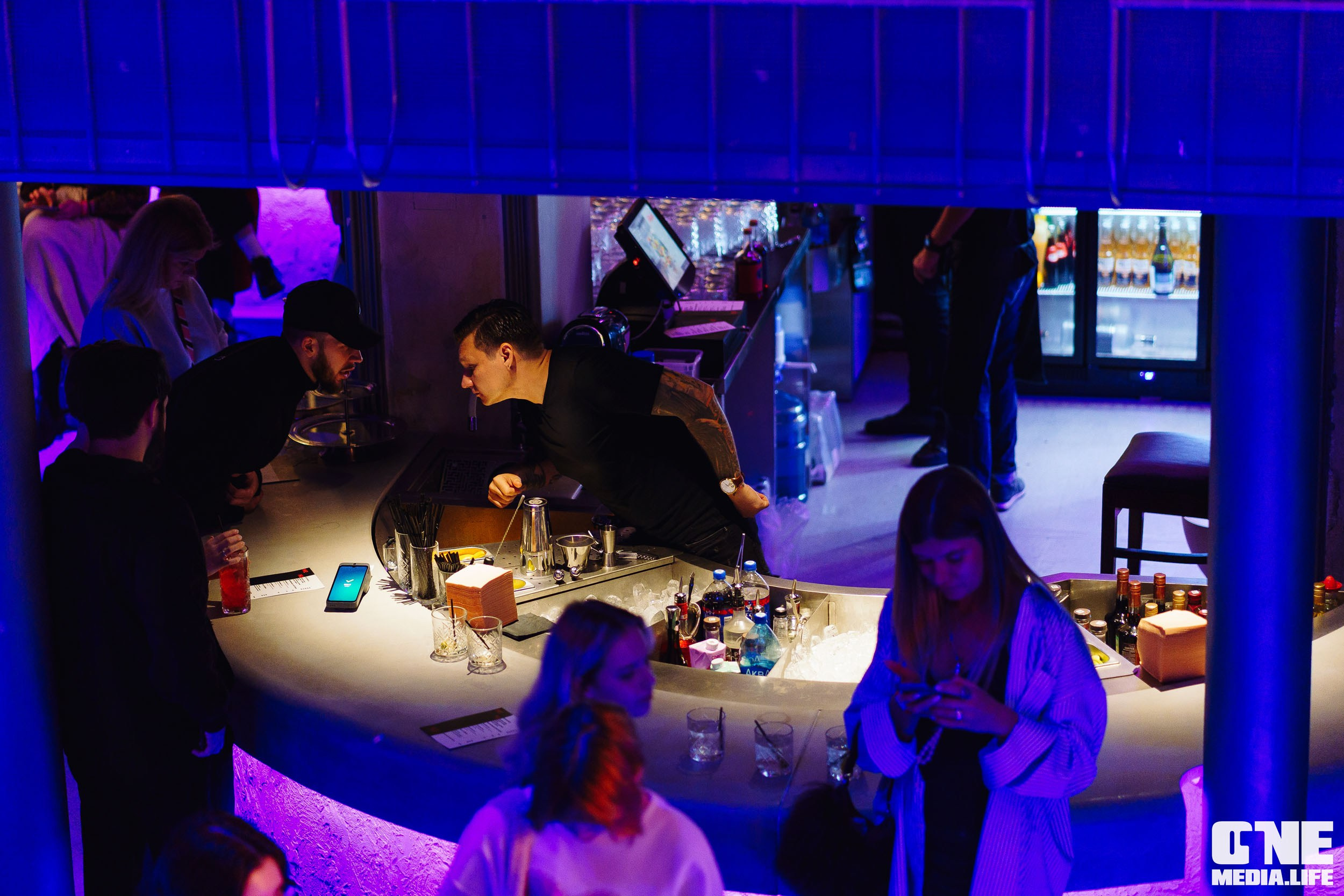 Фоторепортаж из клуба UNIVERSAL. One Media Life: фоторепортажи, фотоотчеты с мероприятий и заведений