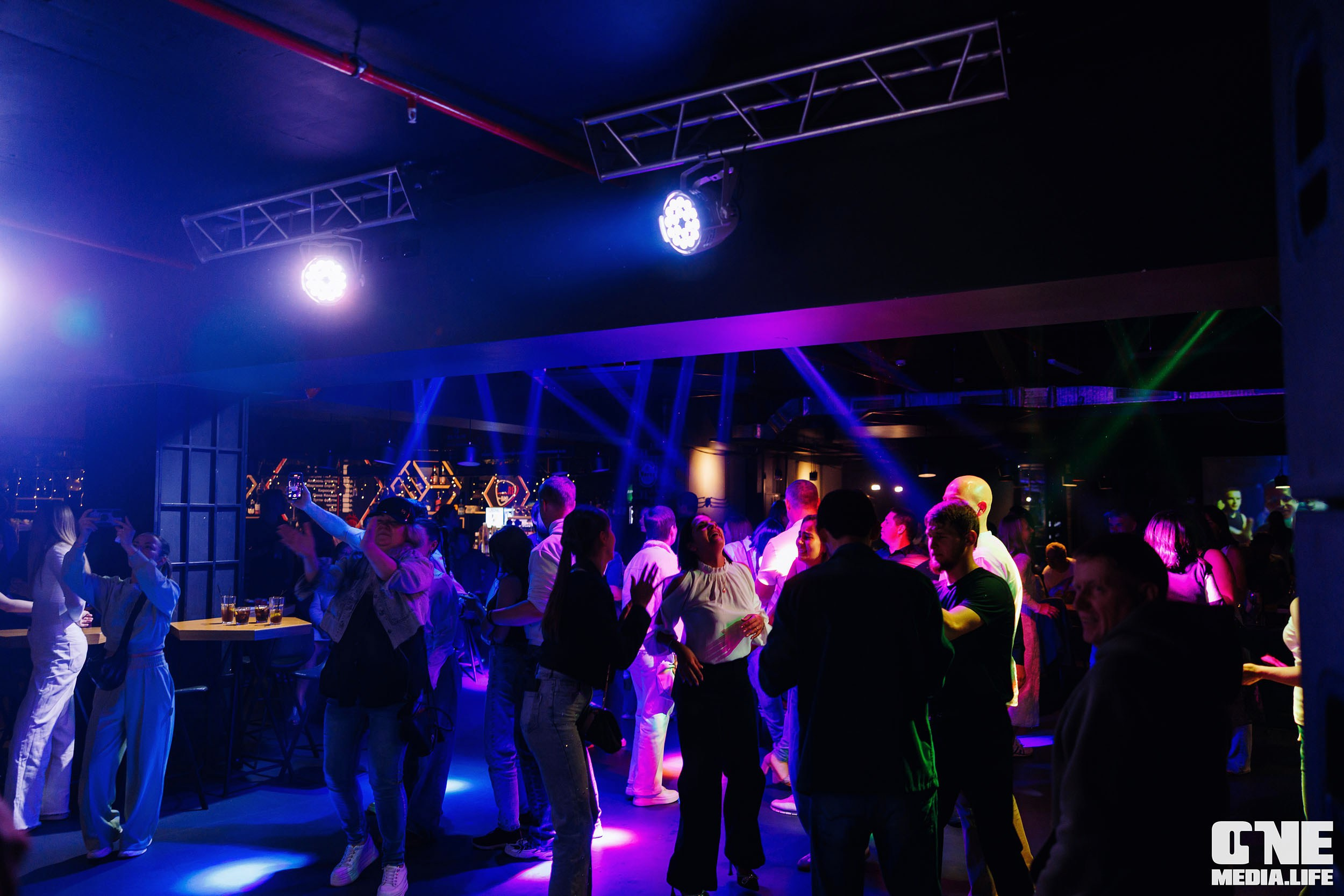 Фоторепортаж из бара Баррэ. One Media Life: фоторепортажи, фотоотчеты с мероприятий и заведений