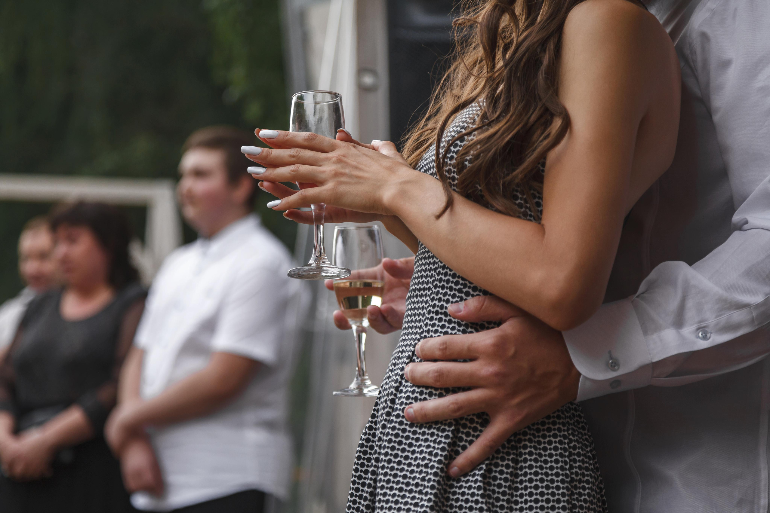 гости на свадьбе при выездной регистрации брака, фотограф гладков