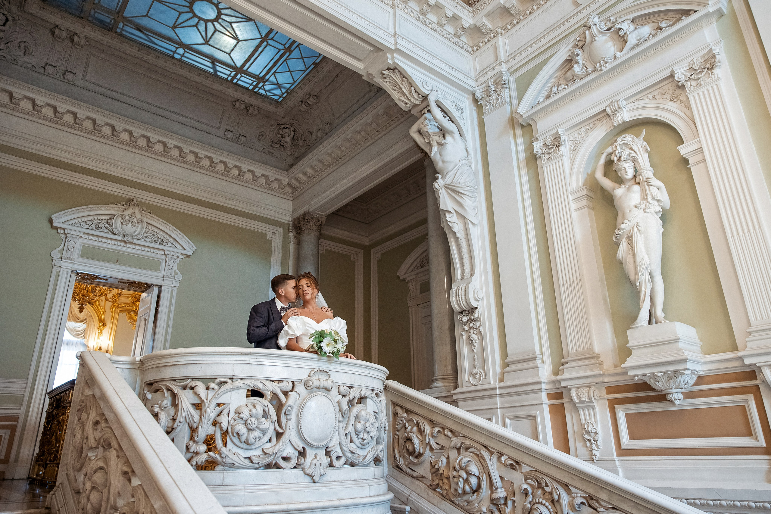 Свадебная фотосессия в отеле Four Seasons. Свадебный и семейный фотограф Алексей Аверин