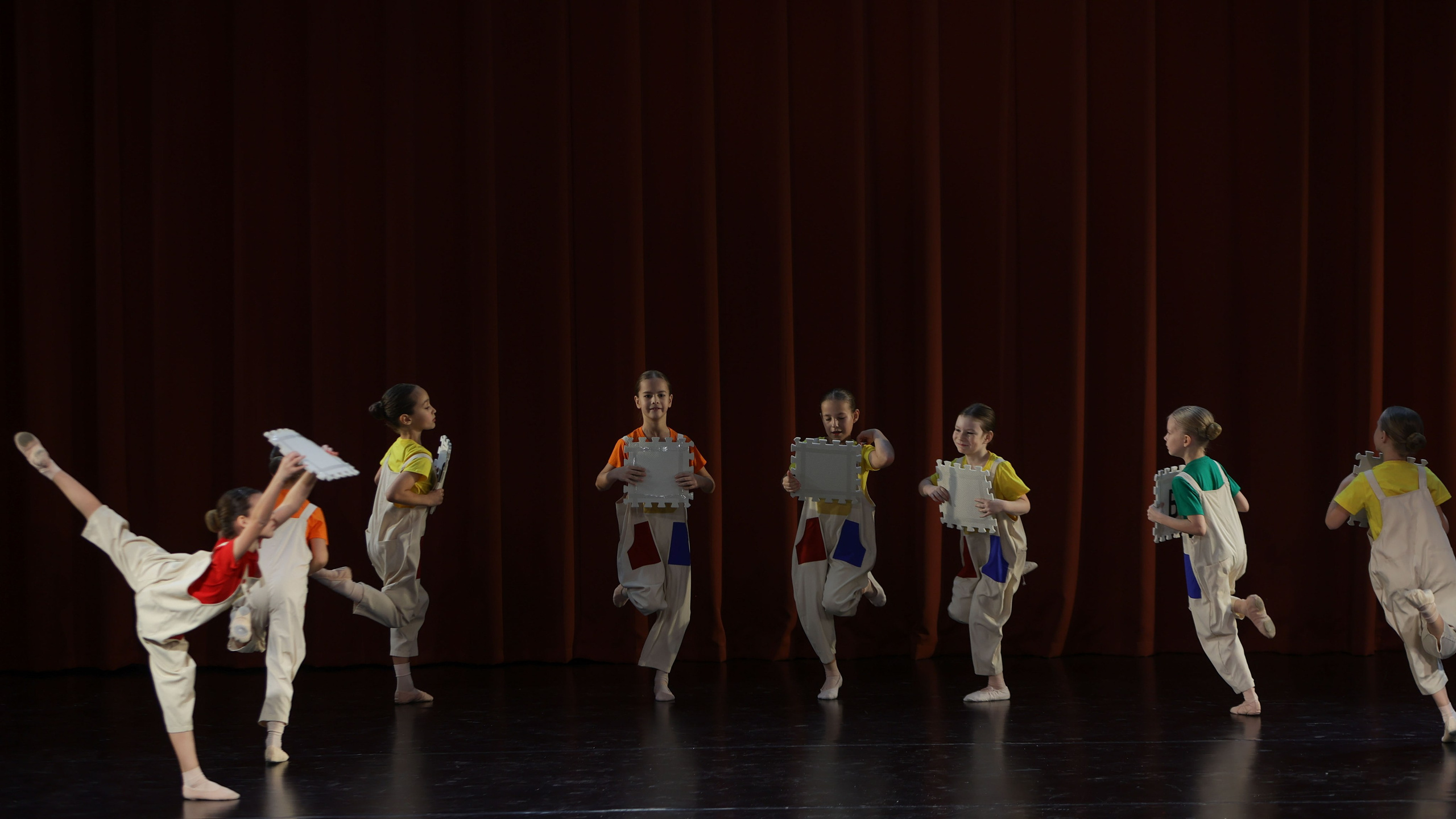 Фестиваль хореографического искусства «КУБОК ЛЕГЕНДЫ — 2025». Выпускные альбомы и школьный фотограф в Подольске, Троицке, Щербинке, Москве и Московской области