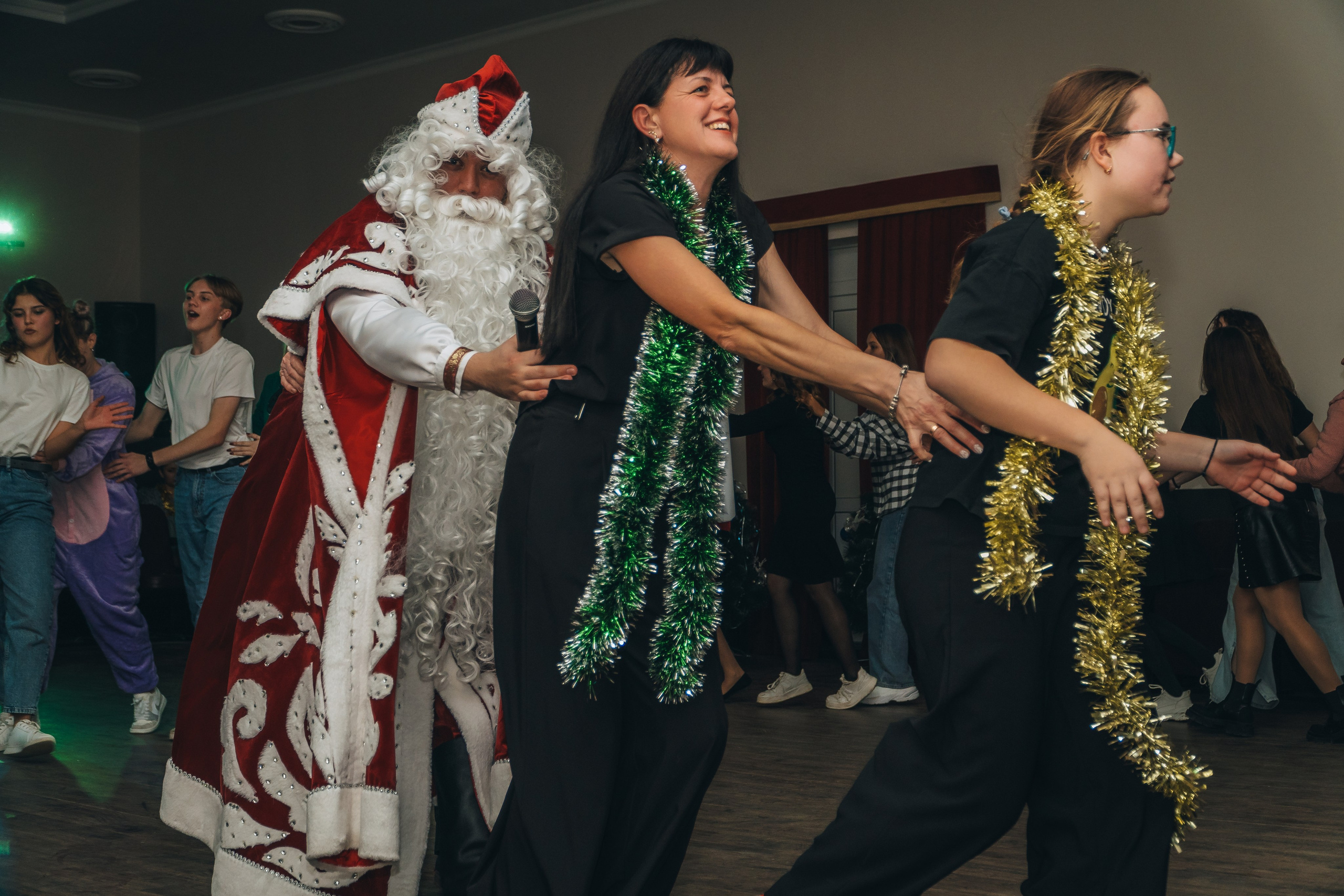 «Новый год к нам мчится». Новотитаровский Дом культуры