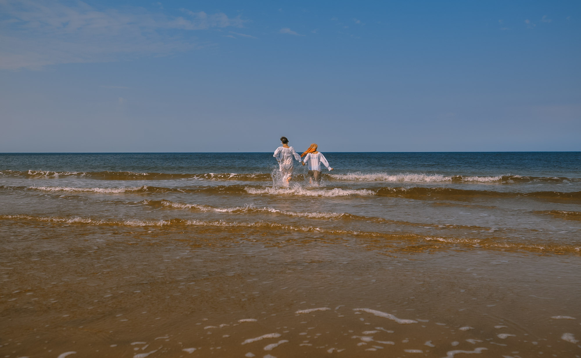 Жёнки по морю гуляли. Село Нёнокса. Фотограф — путешественник Светлана Романовская