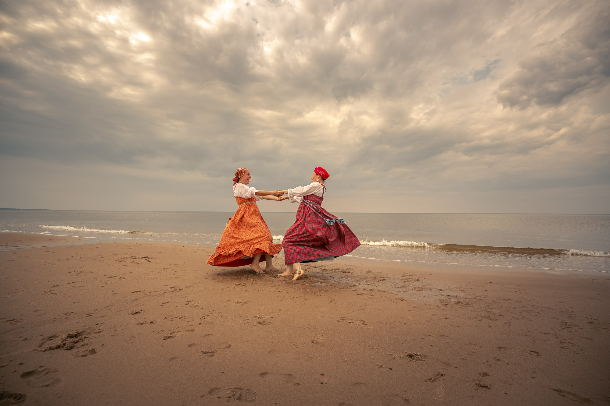 Жёнки по морю гуляли. Село Нёнокса. Фотограф — путешественник Светлана Романовская