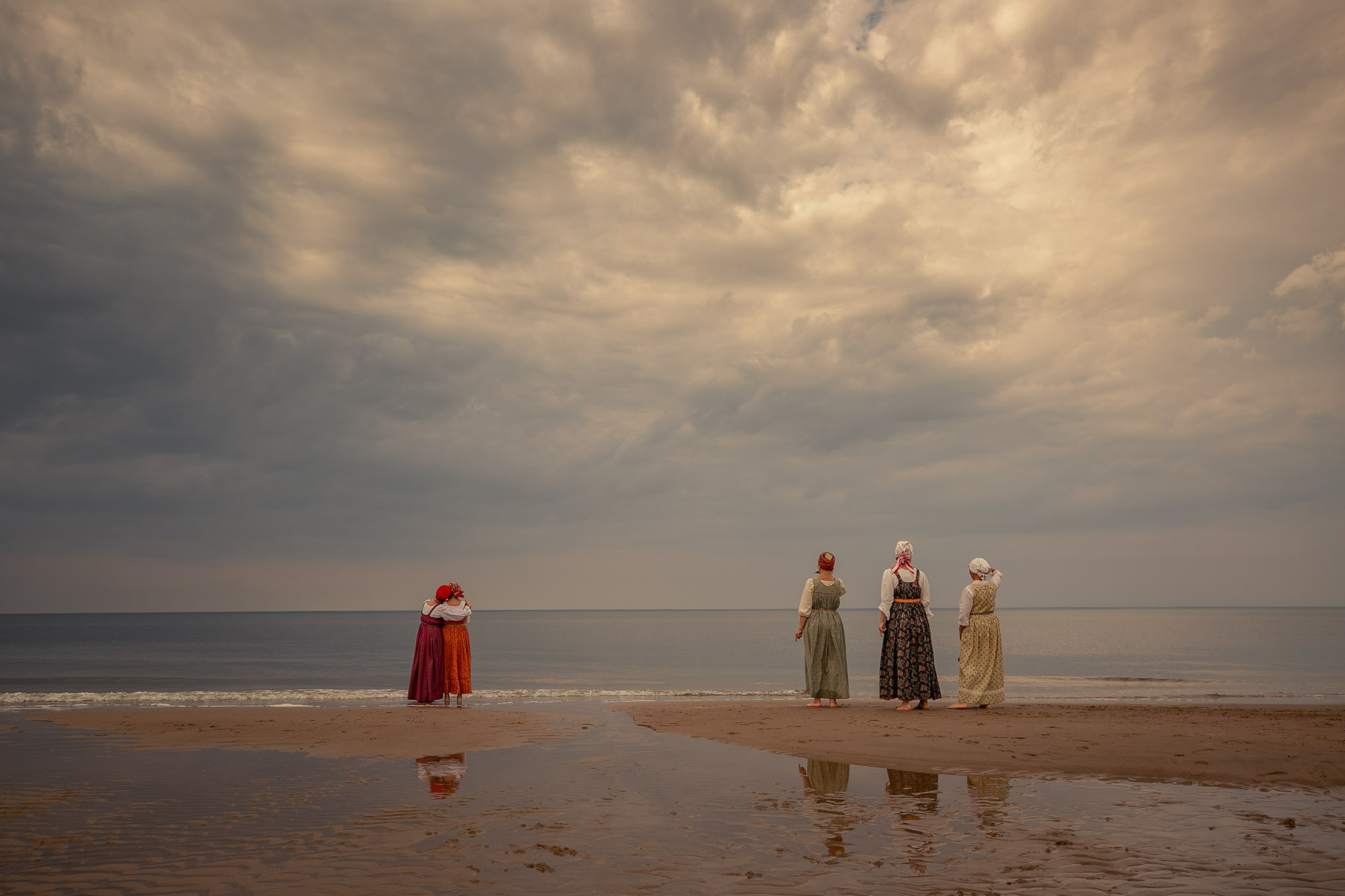 Жёнки по морю гуляли. Село Нёнокса. Фотограф — путешественник Светлана Романовская