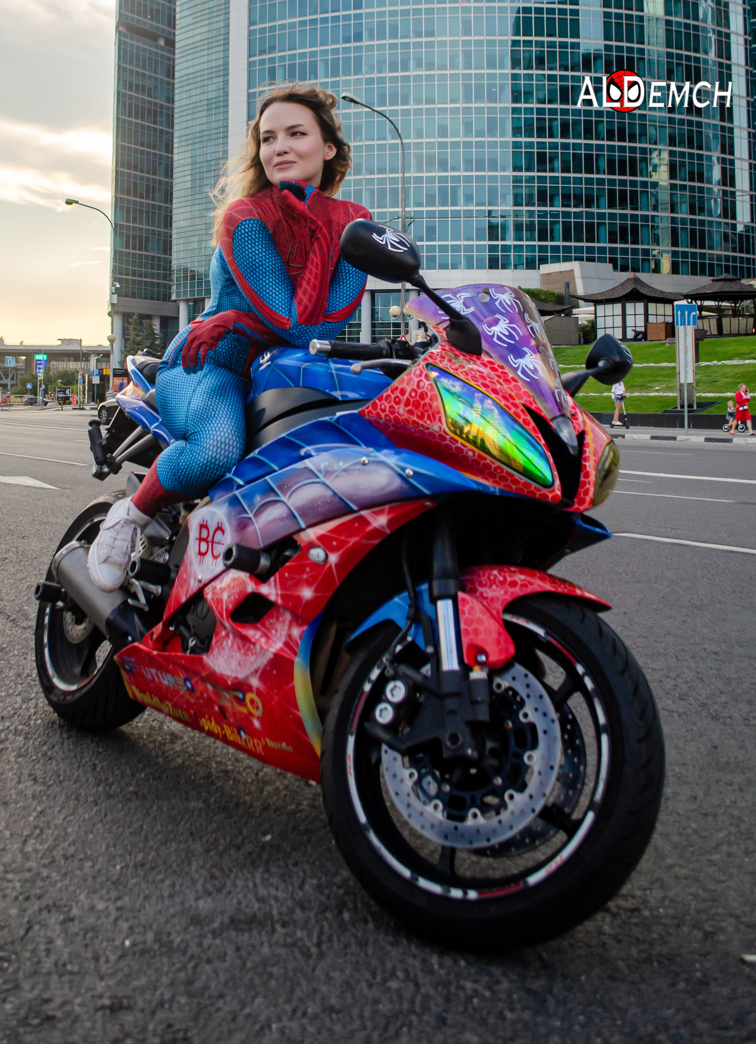 Марвел комикс картинки персонажей и косплей фото в России