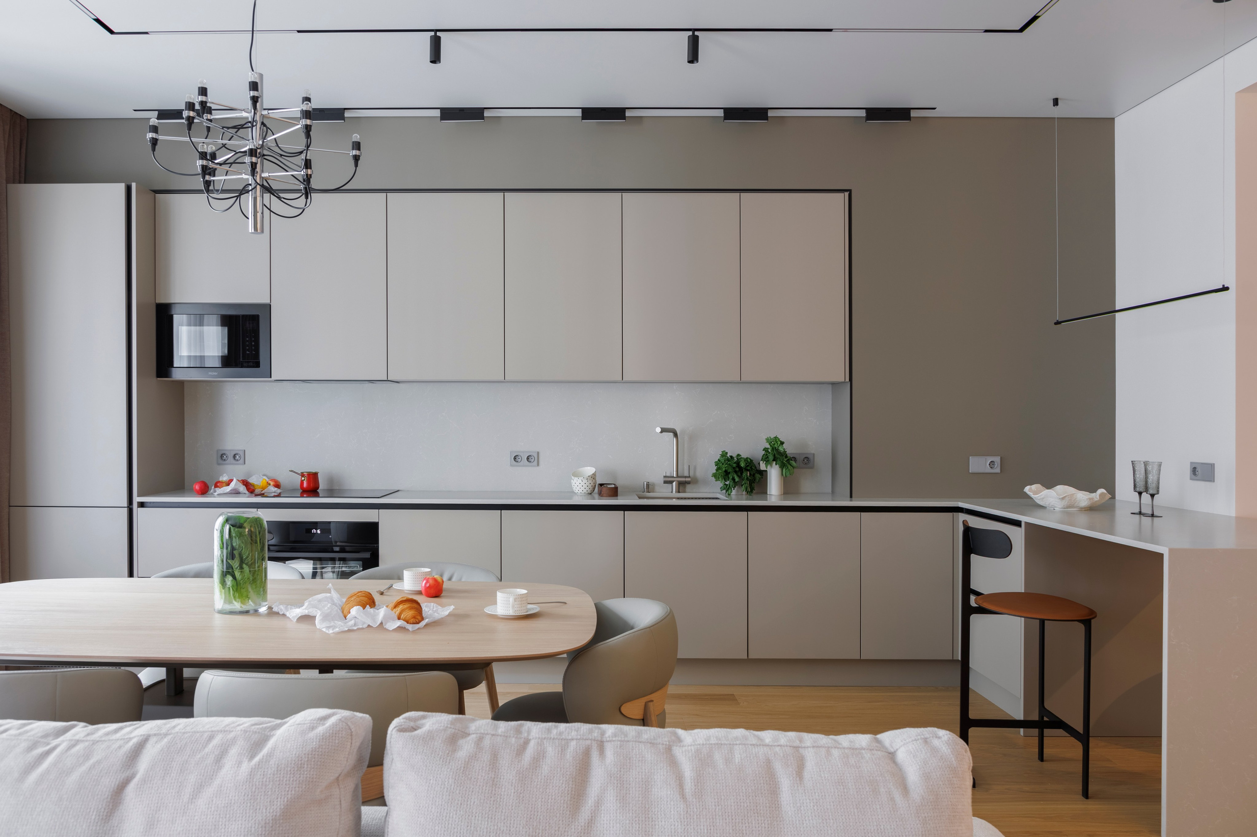 Фотограф интерьера, мебели и портрета в Санкт-Петербурге