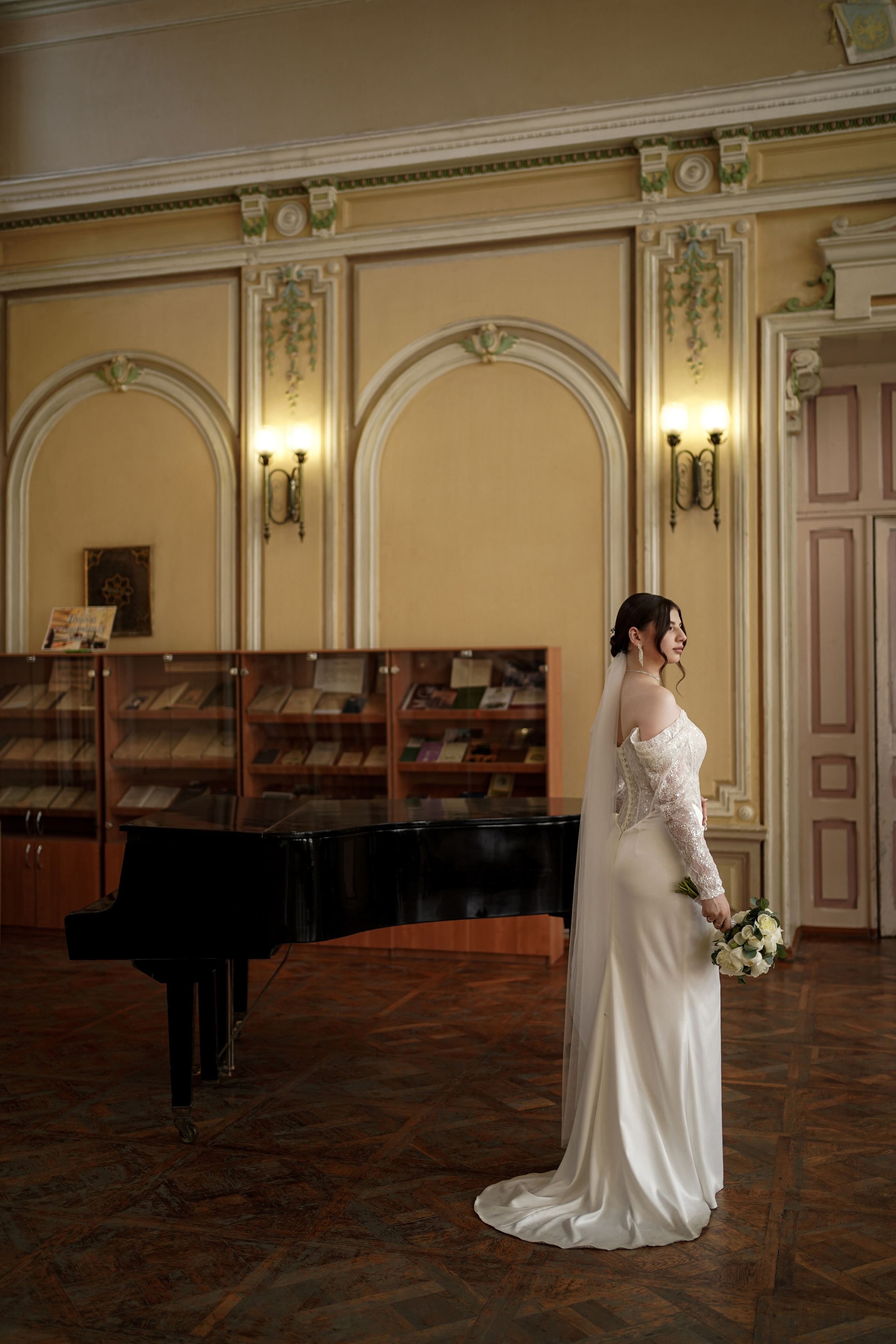 Фотограф и видеограф на свадьбу в Ростове-на-Дону 2026. Профессиональная работа, качественный результат. Свадебный фотограф в Ростове-на-Дону. Таинство Крещения и Венчания, семейные фотосессии. Алёна Чёботова