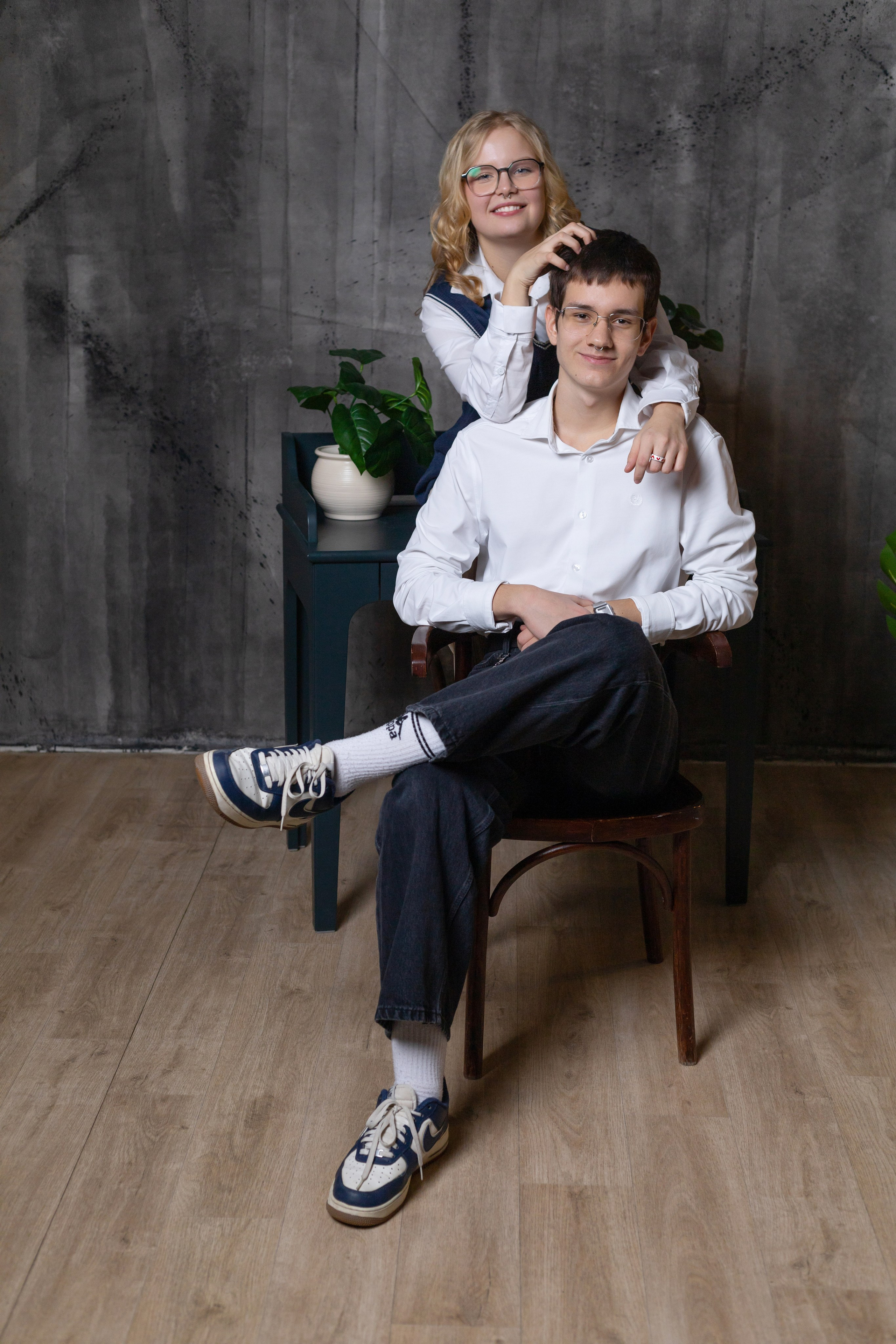 Выпускной альбом 9 и 11 класс «Гранж». Выпускные альбомы в Тюмени для школ, садов, вузов спортивных секций