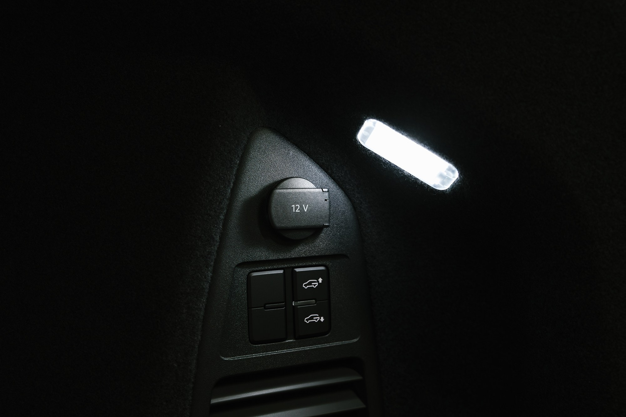 Volkswagen Touareg R-Line 2.0 TSI AT (265 л. с.). Автосалон «Х-Авто»