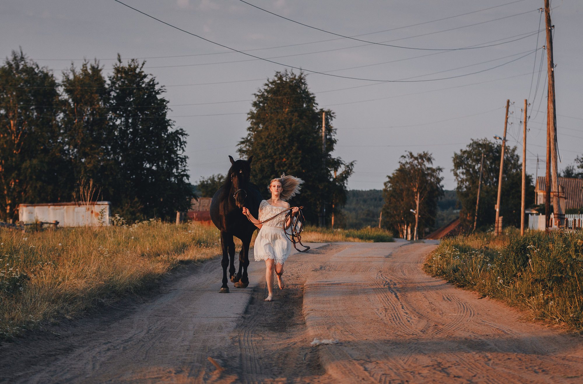 Конная фотосессия с Валерией. Летний закат. Село Нёнокса. Фотограф — путешественник Светлана Романовская