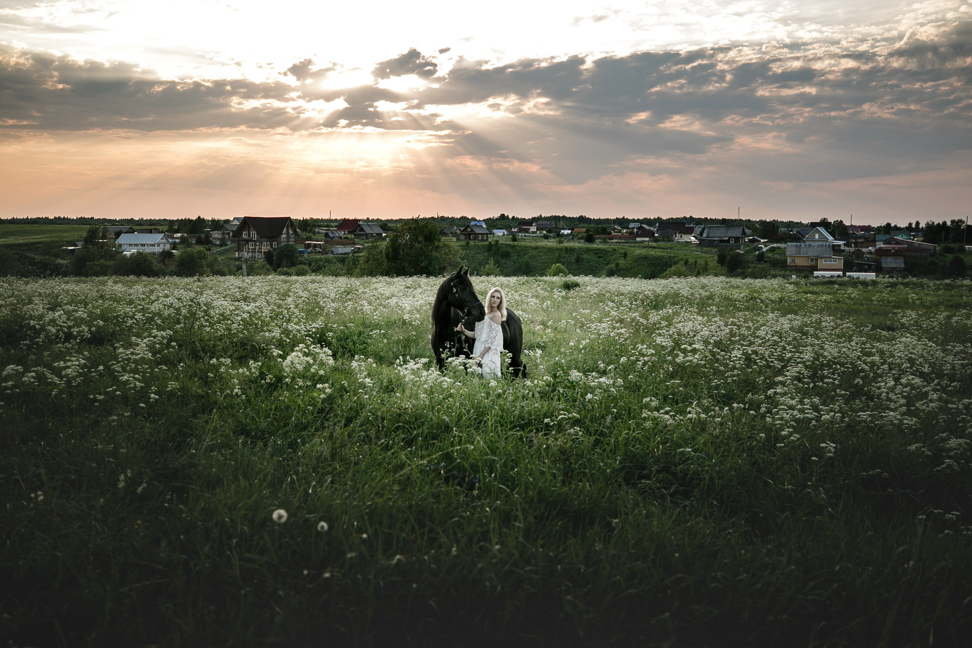 Конная фотосессия с Валерией. Летний закат. Село Нёнокса. Фотограф — путешественник Светлана Романовская